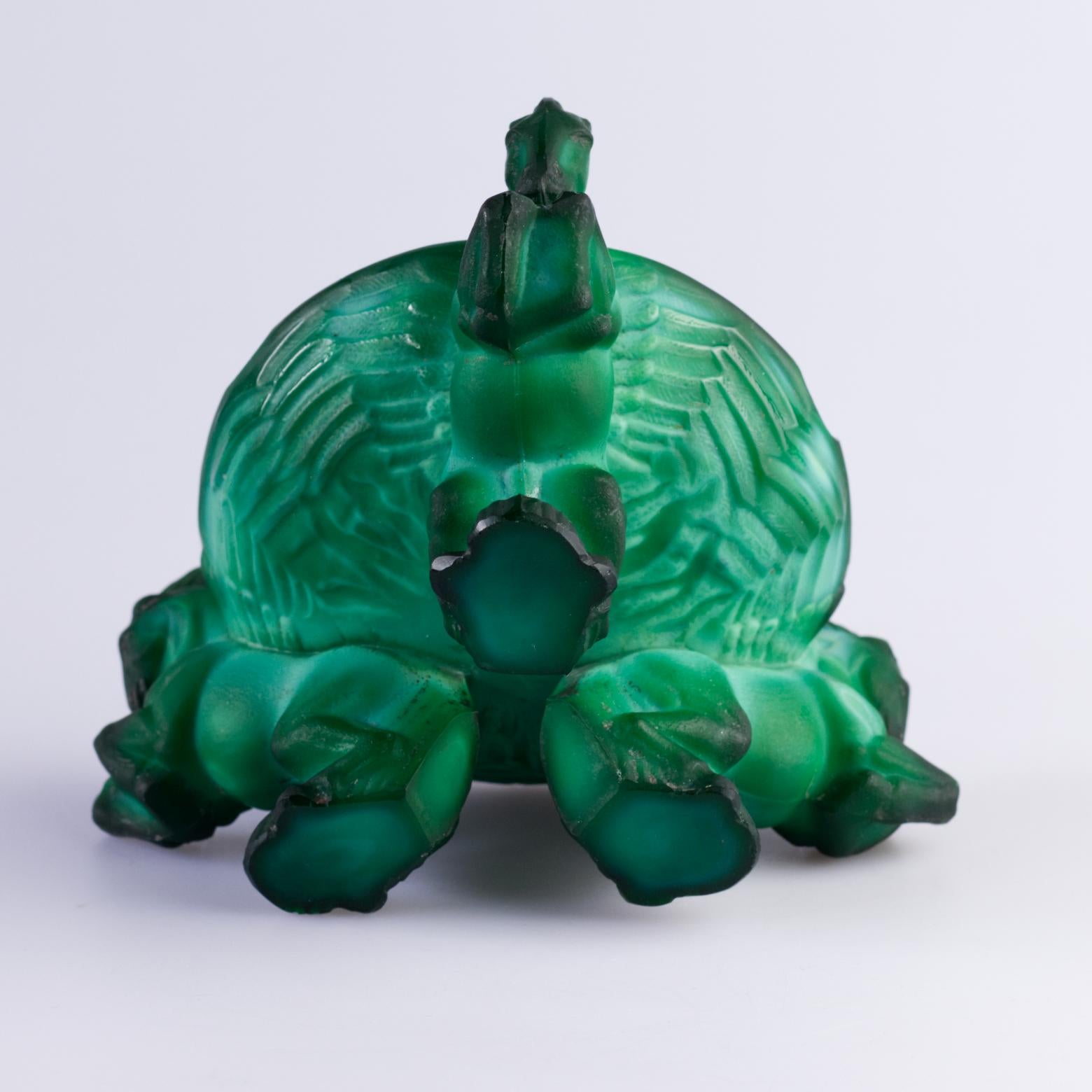 Art Deco Bohemian Curt SCHLEVOGT Aschenbecher aus Malachitglas mit Bohemian Curt, 1930er Jahre (Mitte des 20. Jahrhunderts) im Angebot