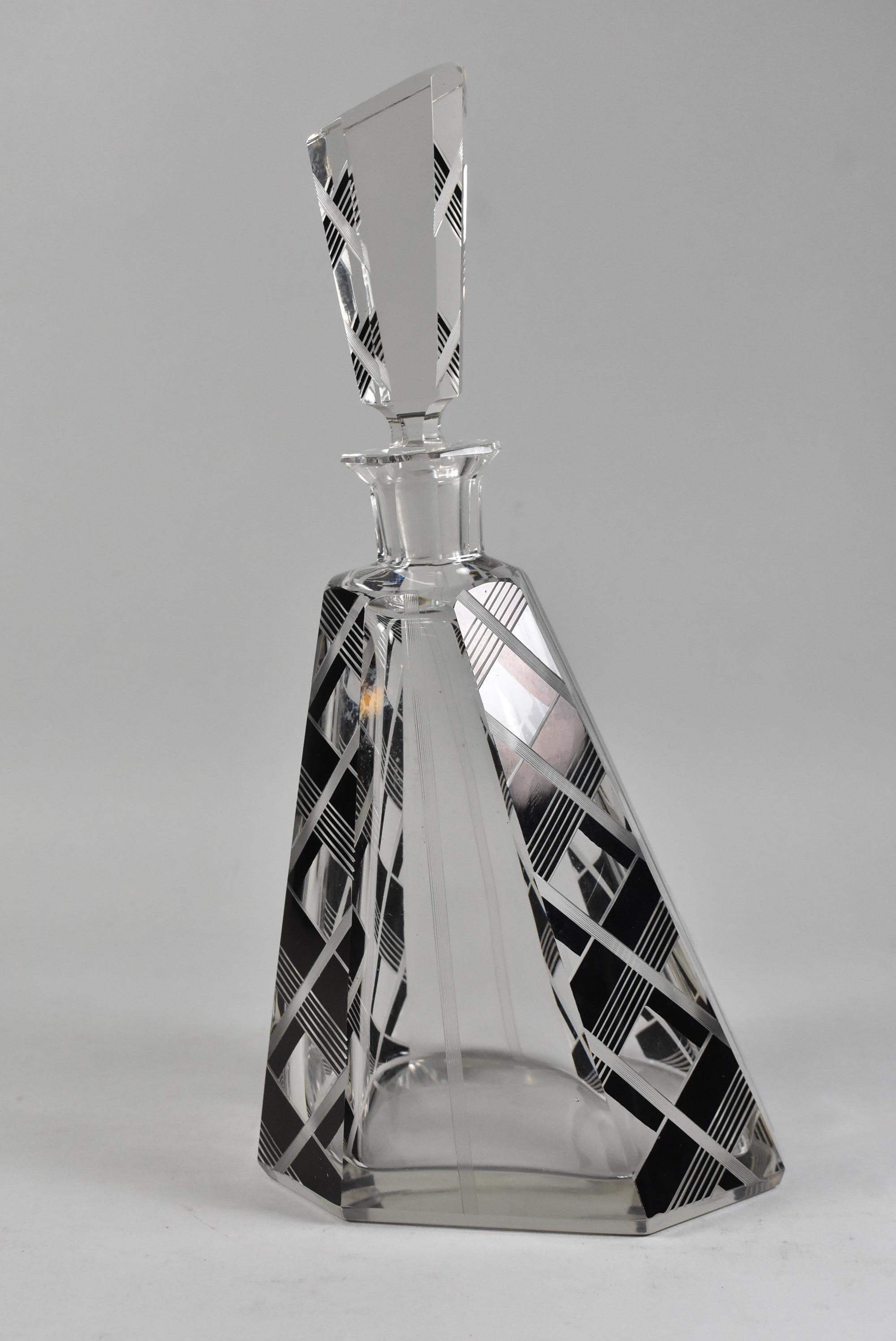 Art Deco Bohemian Czech Decanter Set  Four Glasses Style Karl Palda Circa 1930 In Good Condition For Sale In Toledo, OH