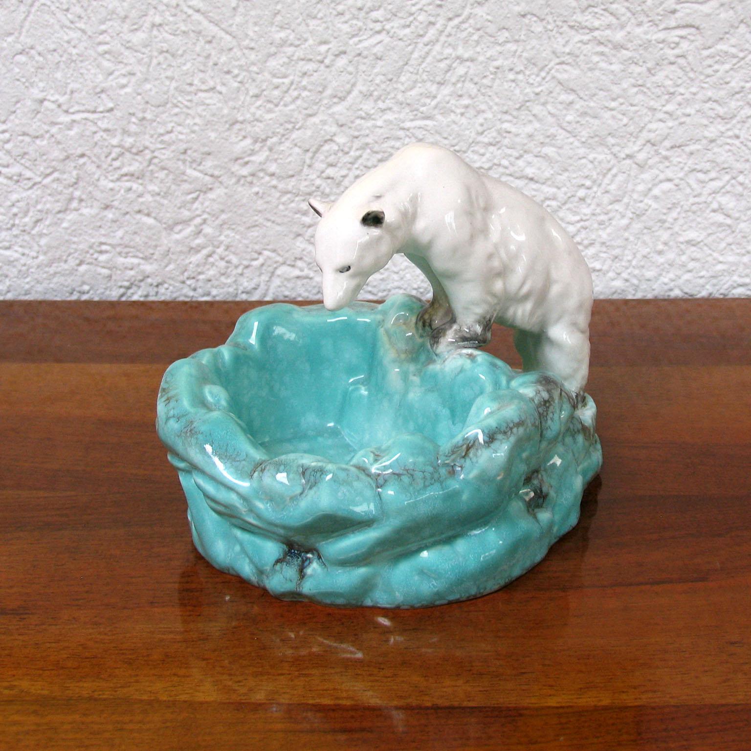 Tchèque Videpoche de bol ours polaire en poterie Ditmar Urbach Art Déco Bohème en vente