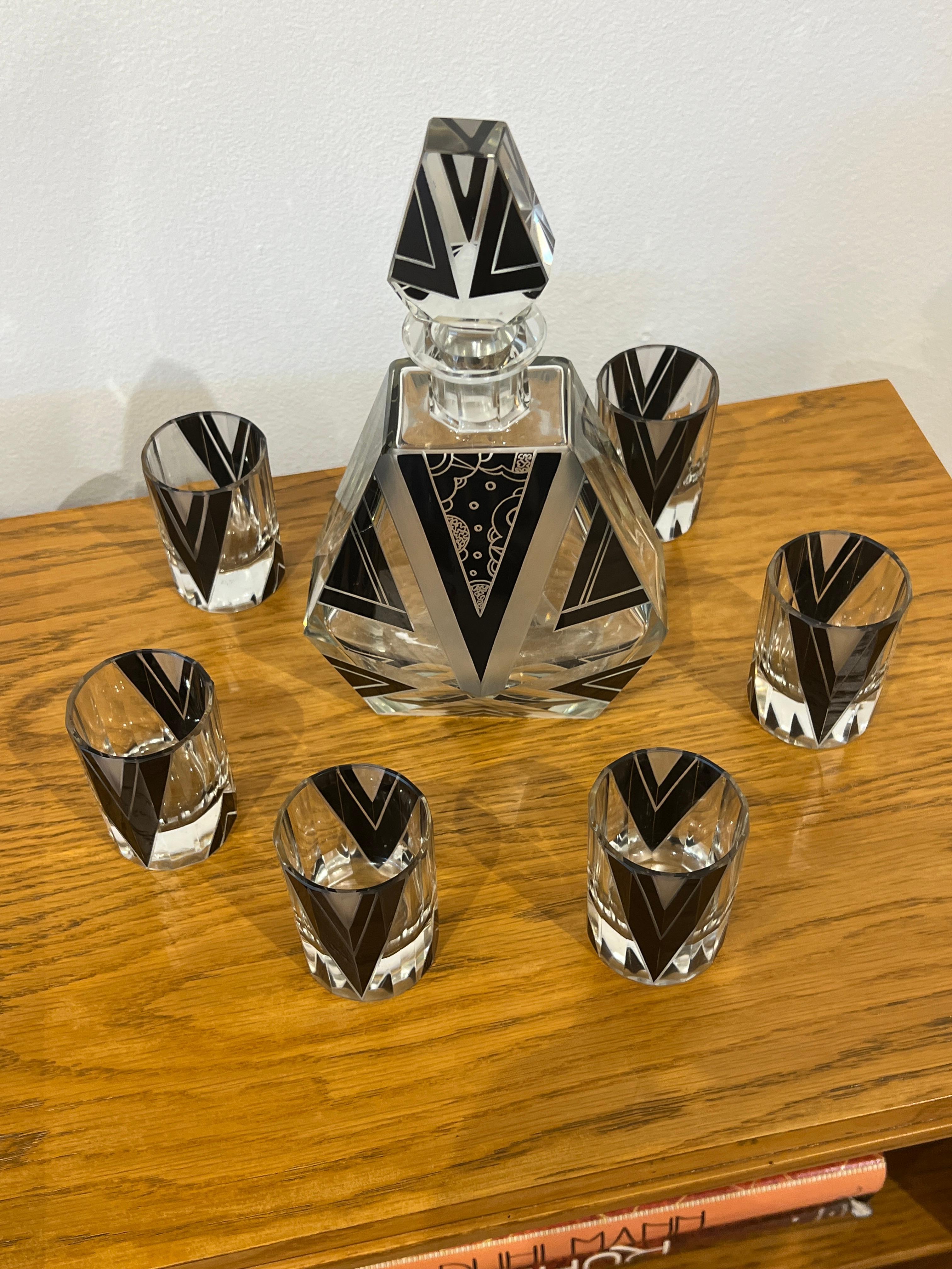 Tchèque Ensemble de carafes en verre de Bohème Art Déco en vente