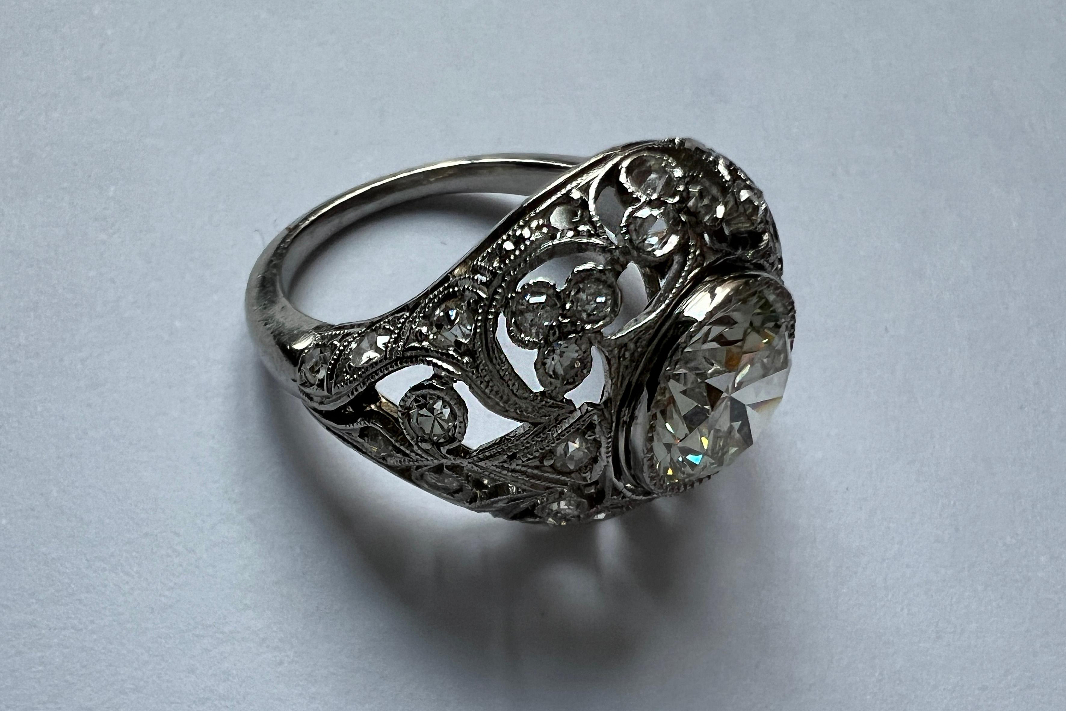 Old Mine Cut Art Deco Bombe' Platinum cocktail ring with diamonds for 2.70 ct. For Sale