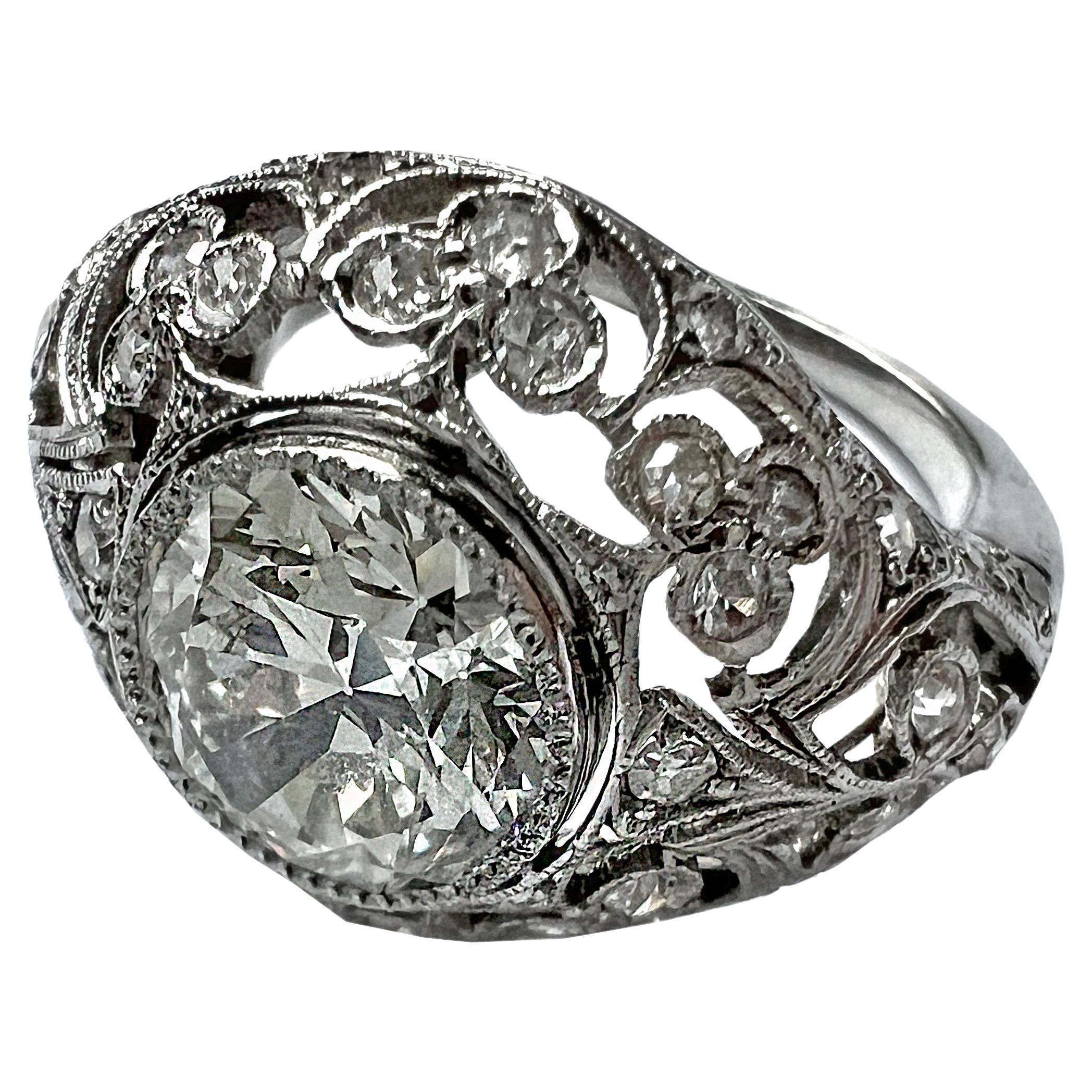 Art Deco Bombe' Platinum cocktail ring with diamonds for 2.70 ct. For Sale