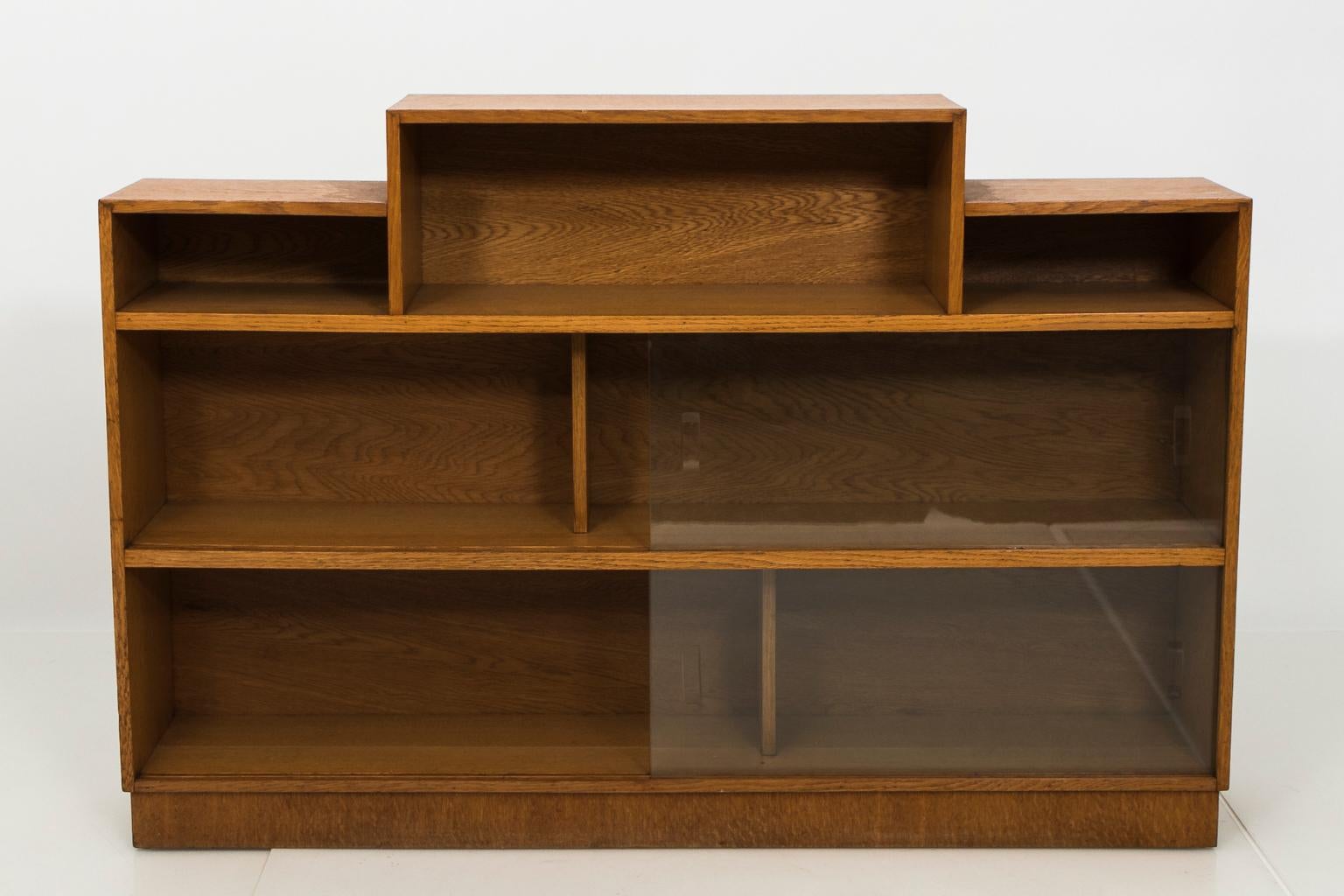Art Deco Bookcase Attributed to Hugo Gnam For Sale 8