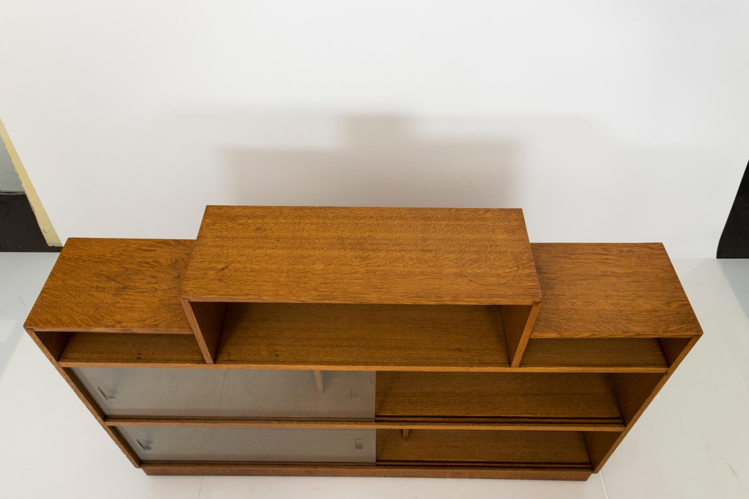 Art Deco Bookcase Attributed to Hugo Gnam For Sale 10