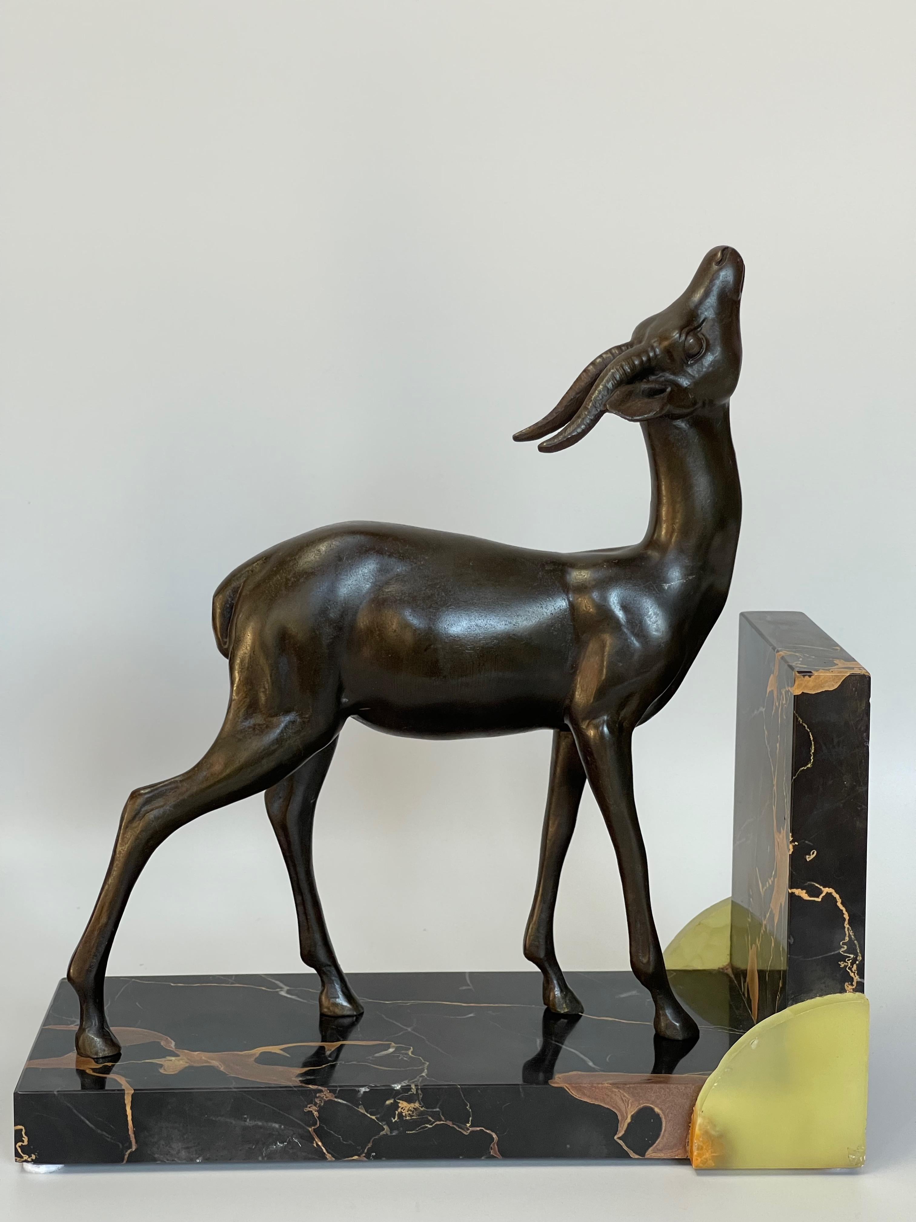 Serre-livres Art Déco Antilopes signé Limousin en vente 9