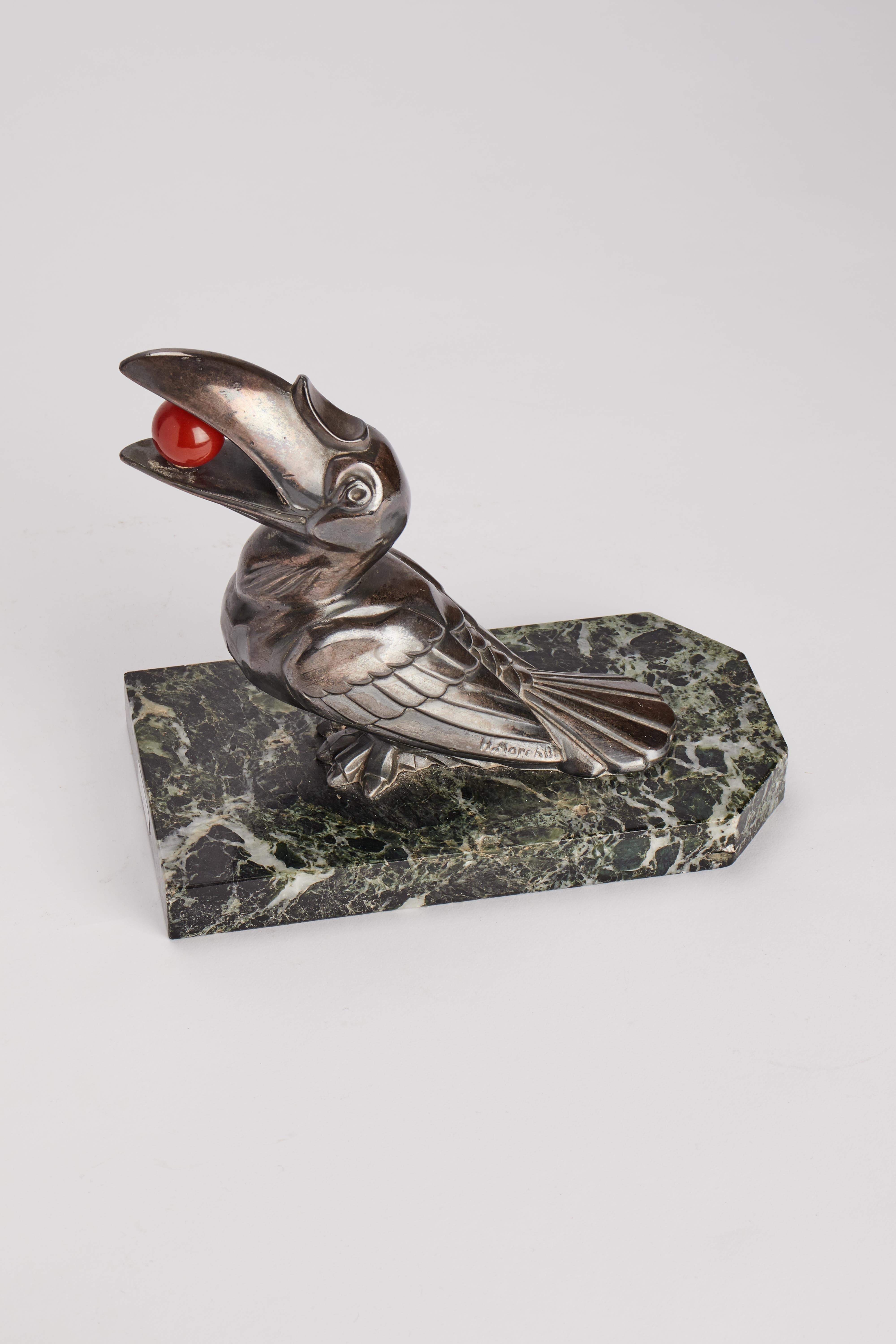 Fermalibri Art Decò di Hippolyte Francois Moreau, raffigurante Tucan, Francia 1925. In condizioni buone in vendita a Milan, IT