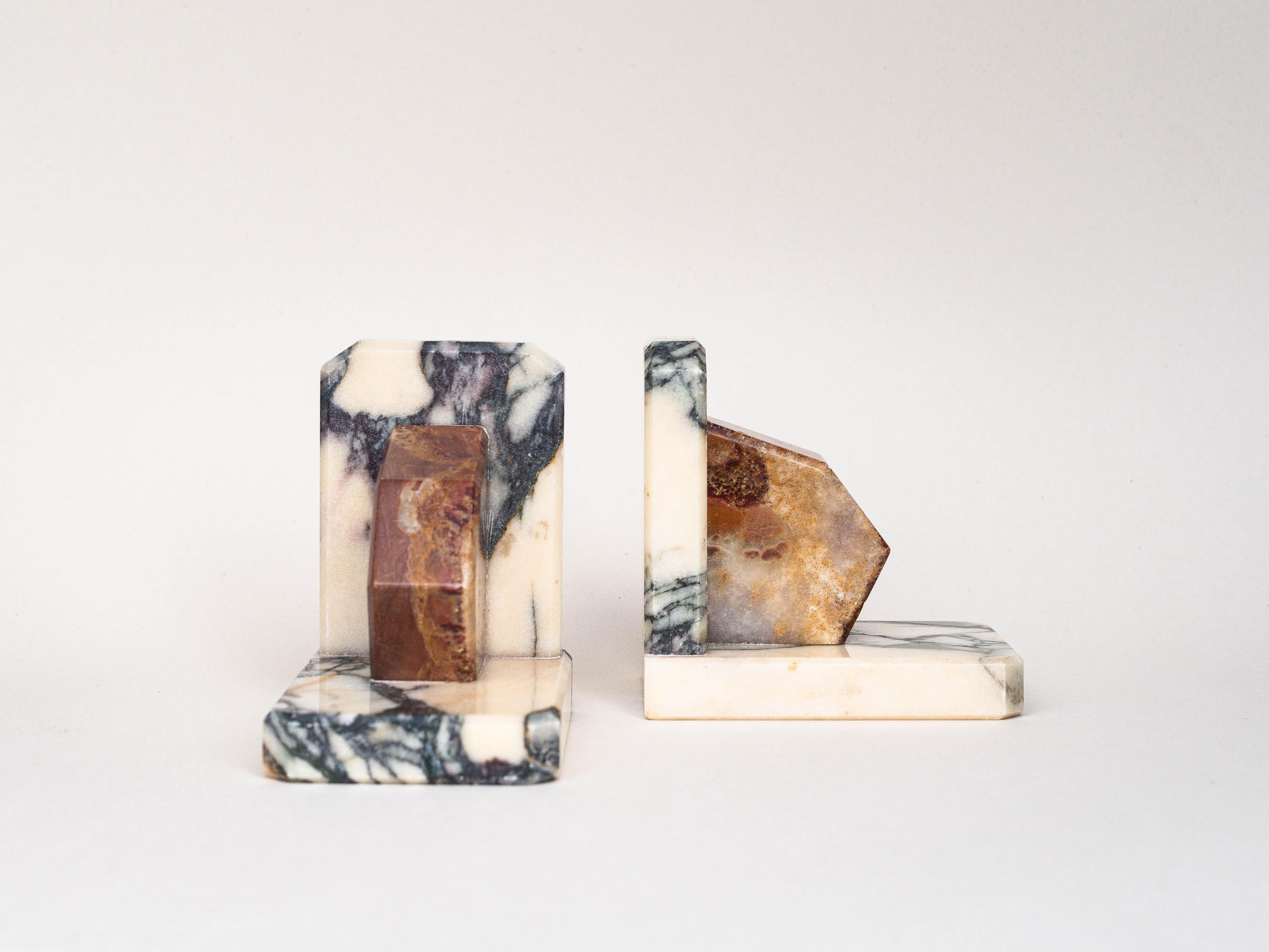 French Art Deco Bookends in White Marble and Brown Onyx, Mid-Century Modern For Sale