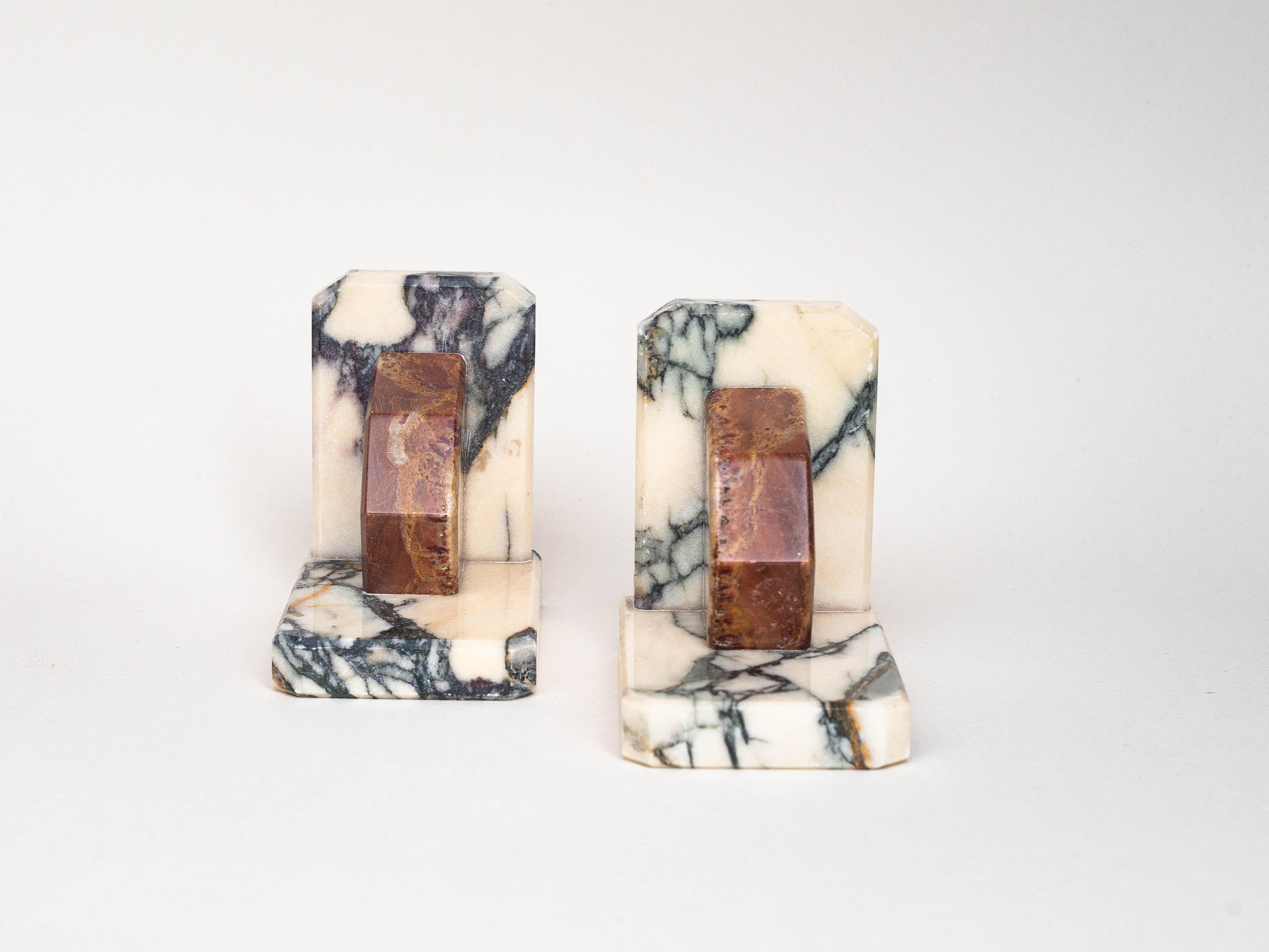 Art Deco Bookends in White Marble and Brown Onyx, Mid-Century Modern In Good Condition For Sale In ROUEN, FR