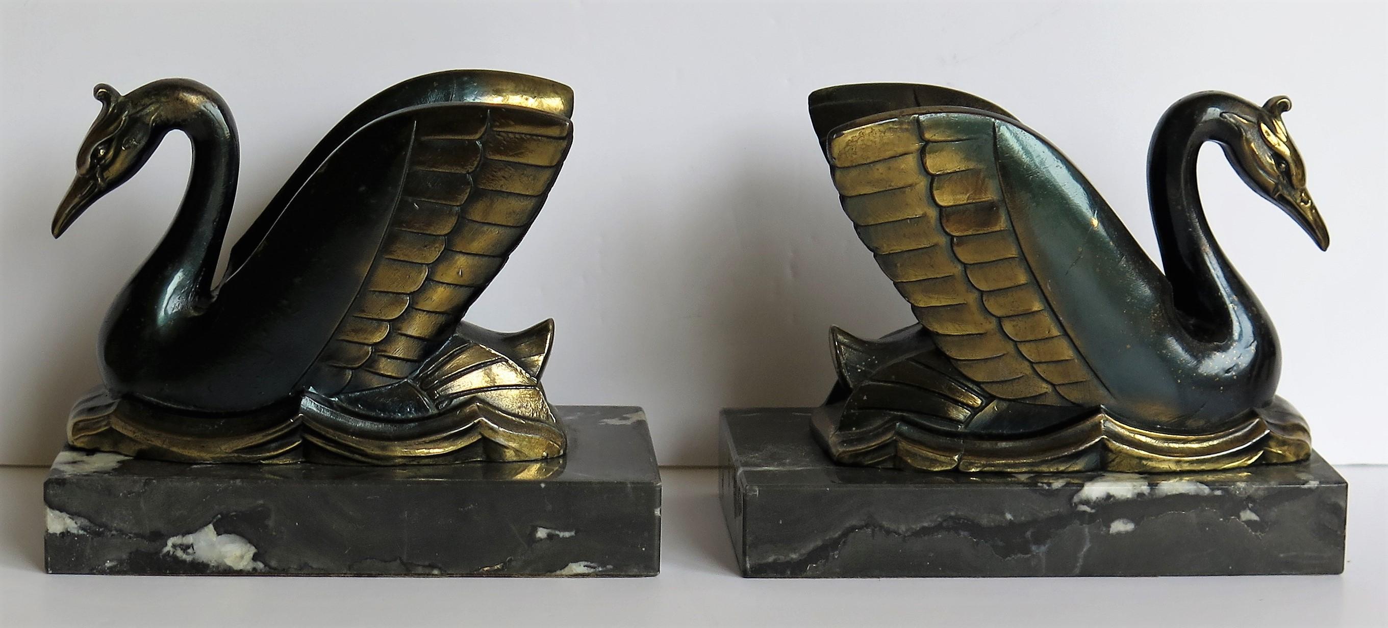 Art Deco Bookends Metal Cold Painted Swans on Marble Bases, French circa 1930 In Good Condition In Lincoln, Lincolnshire
