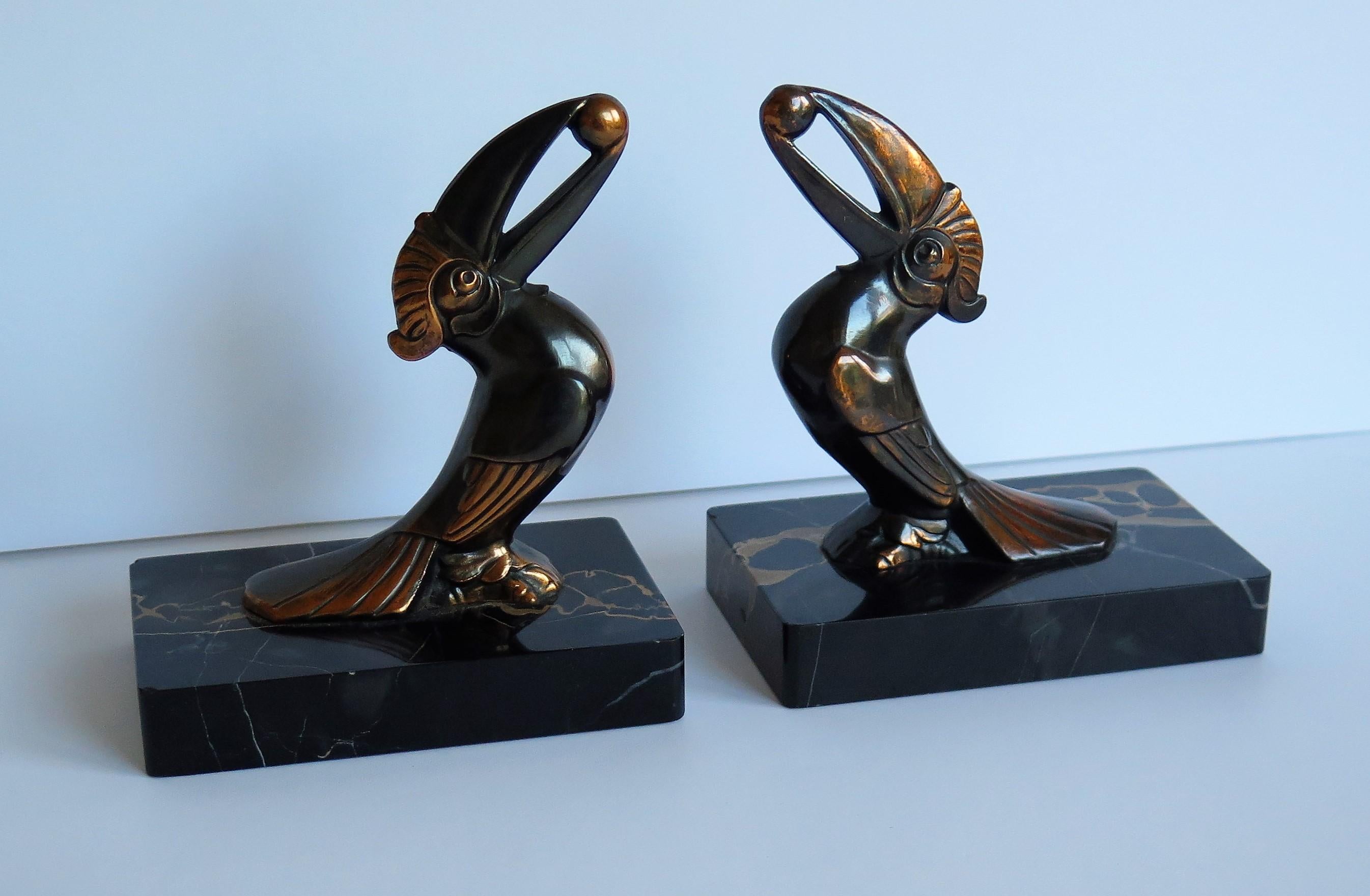 Art Deco Bookends, Metal Toucans on Portoro Marble Bases, French, circa 1930 In Good Condition In Lincoln, Lincolnshire