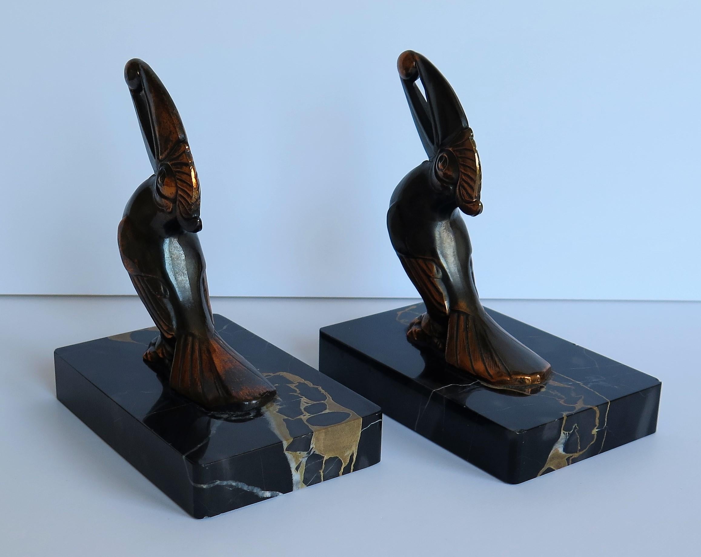 Art Deco Bookends, Metal Toucans on Portoro Marble Bases, French, circa 1930 4