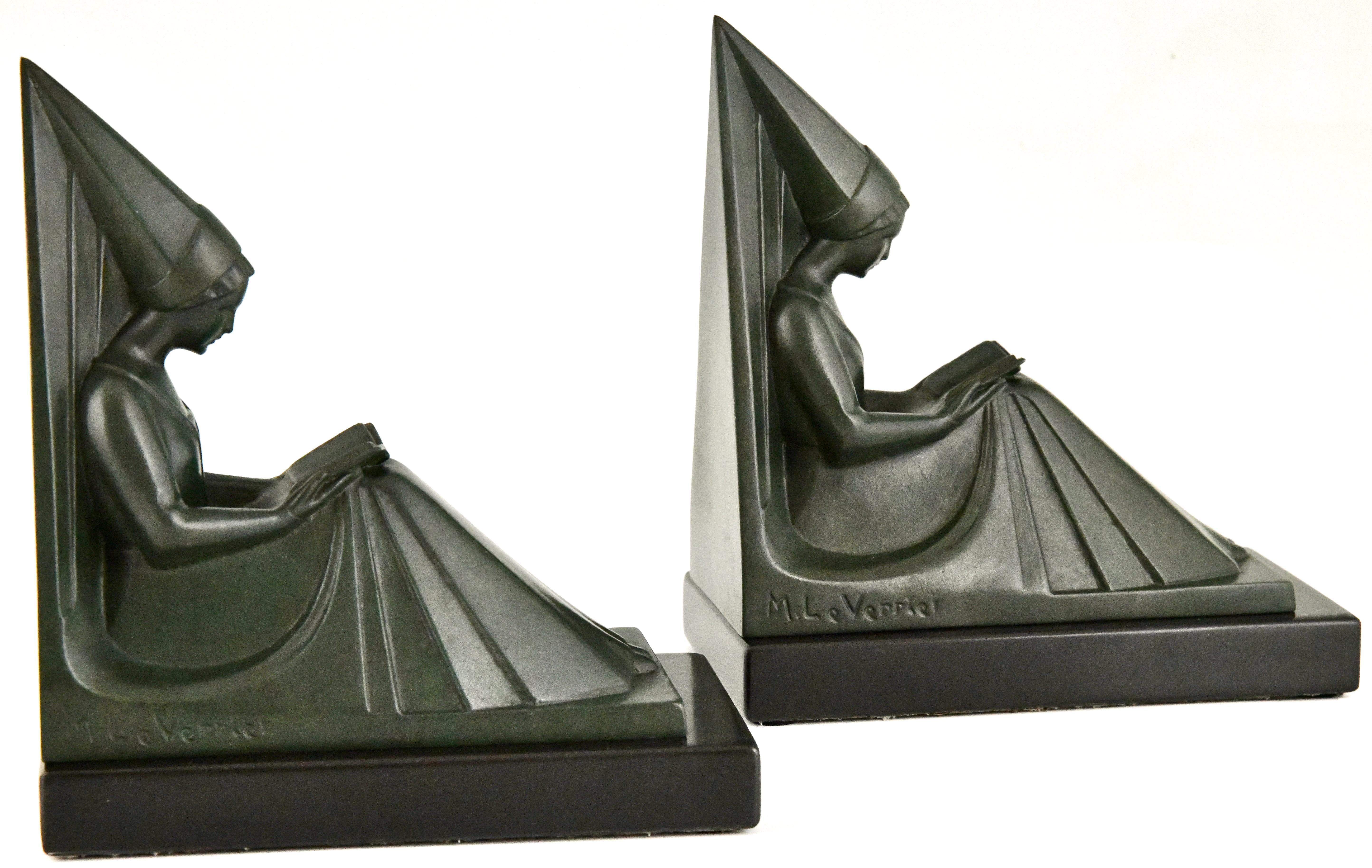 Art Deco Bookends Reading Medieval Ladies by Max Le Verrier France 1930 For Sale 1