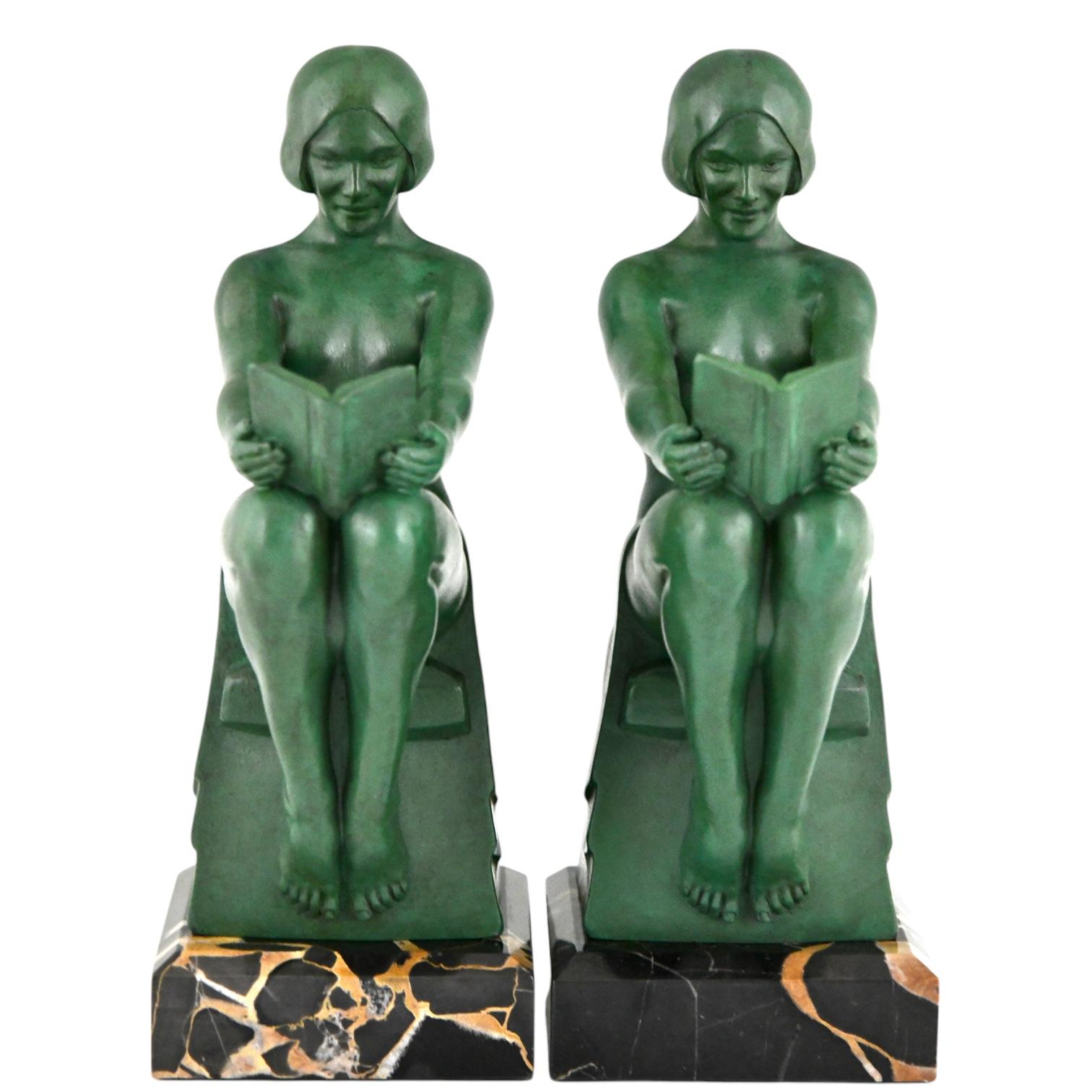 Art Déco Reggilibri Art Deco che leggono nudi Delassement di Max Le Verrier Francia 1930 in vendita