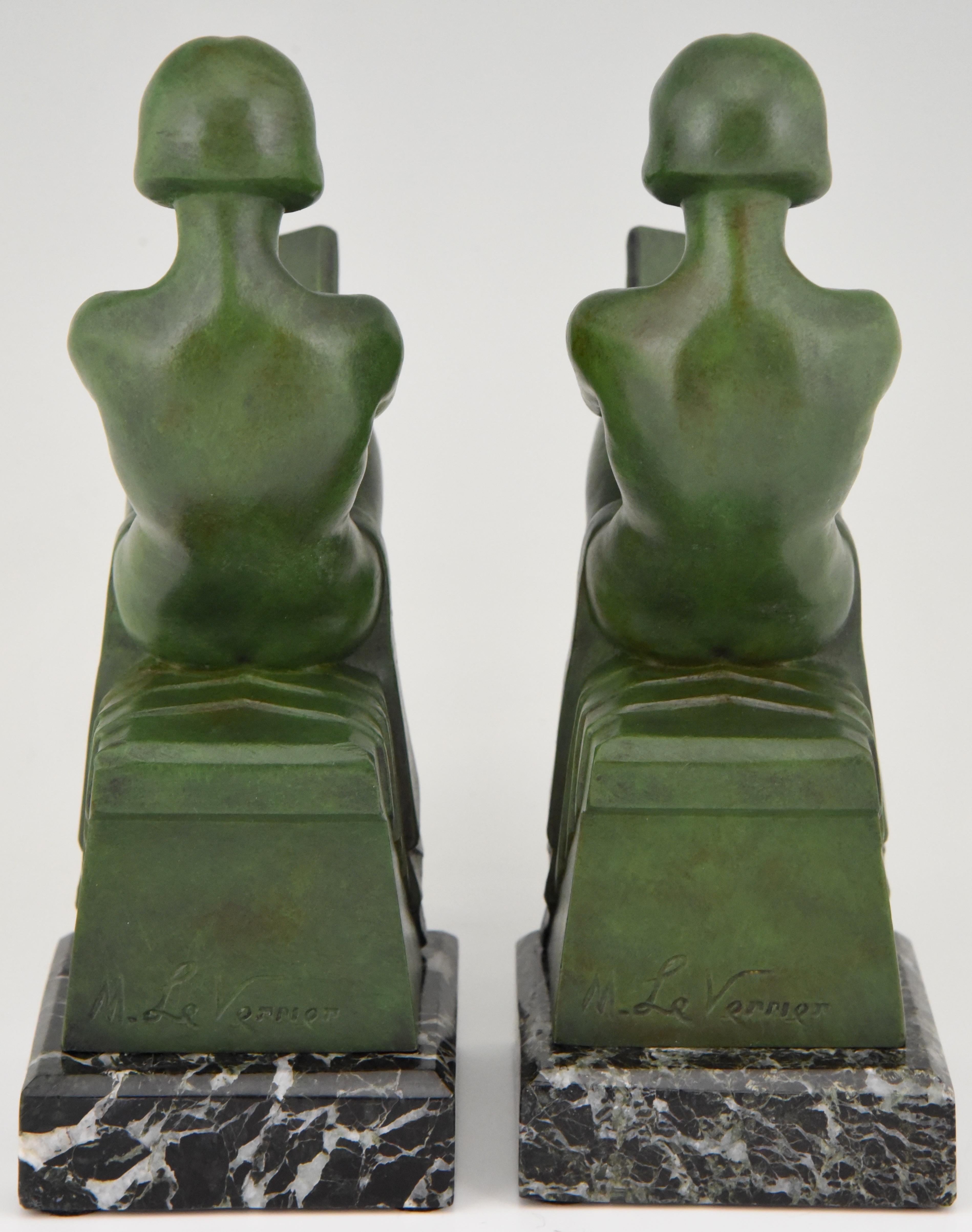 Art Deco Bookends Reading Nudes Delassement Max Le Verrier, France, 1930 In Good Condition In Antwerp, BE