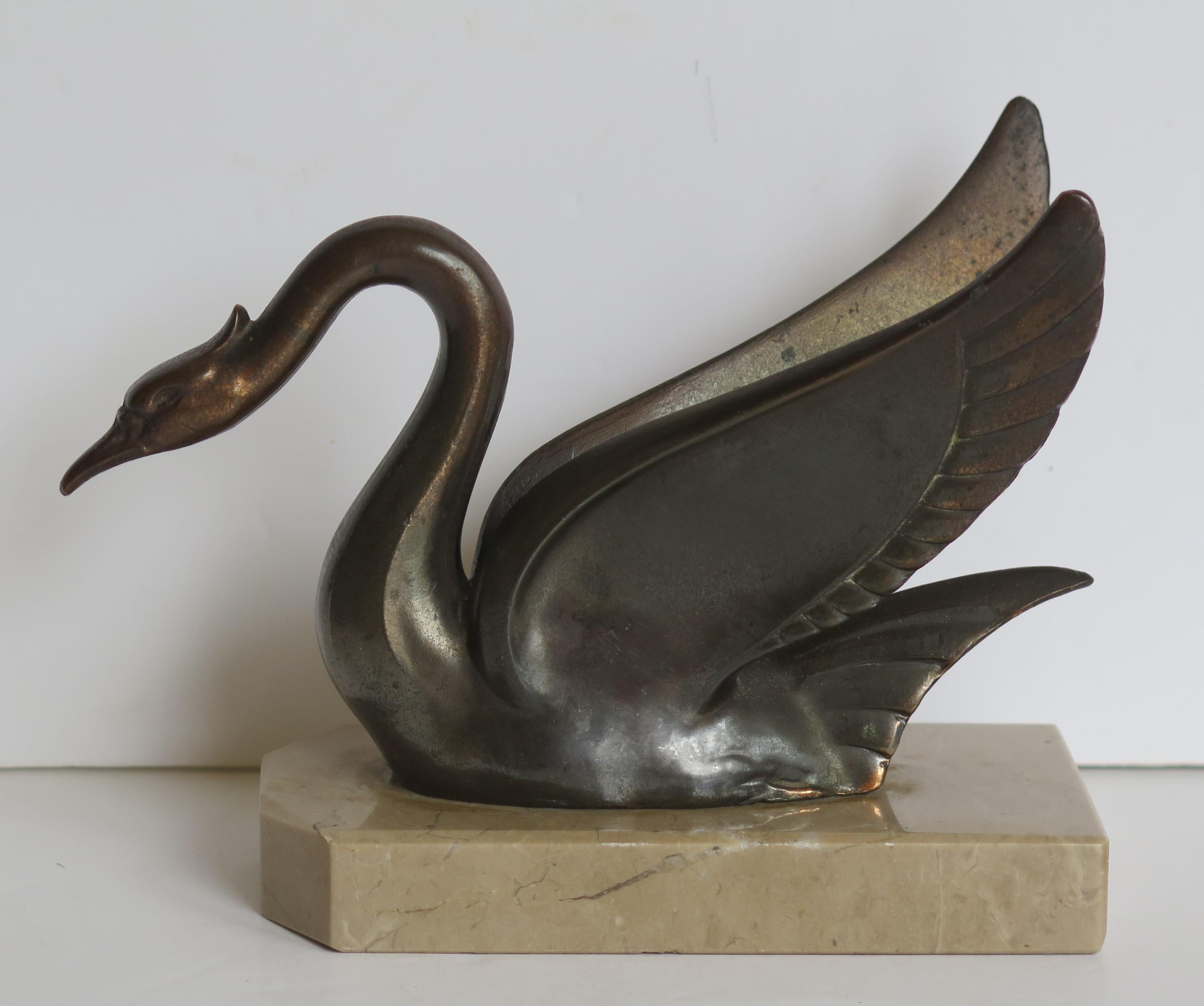 Art Deco Bookends Swans Bronzed Metal on Beige Marble Bases, French, circa 1930 For Sale 4