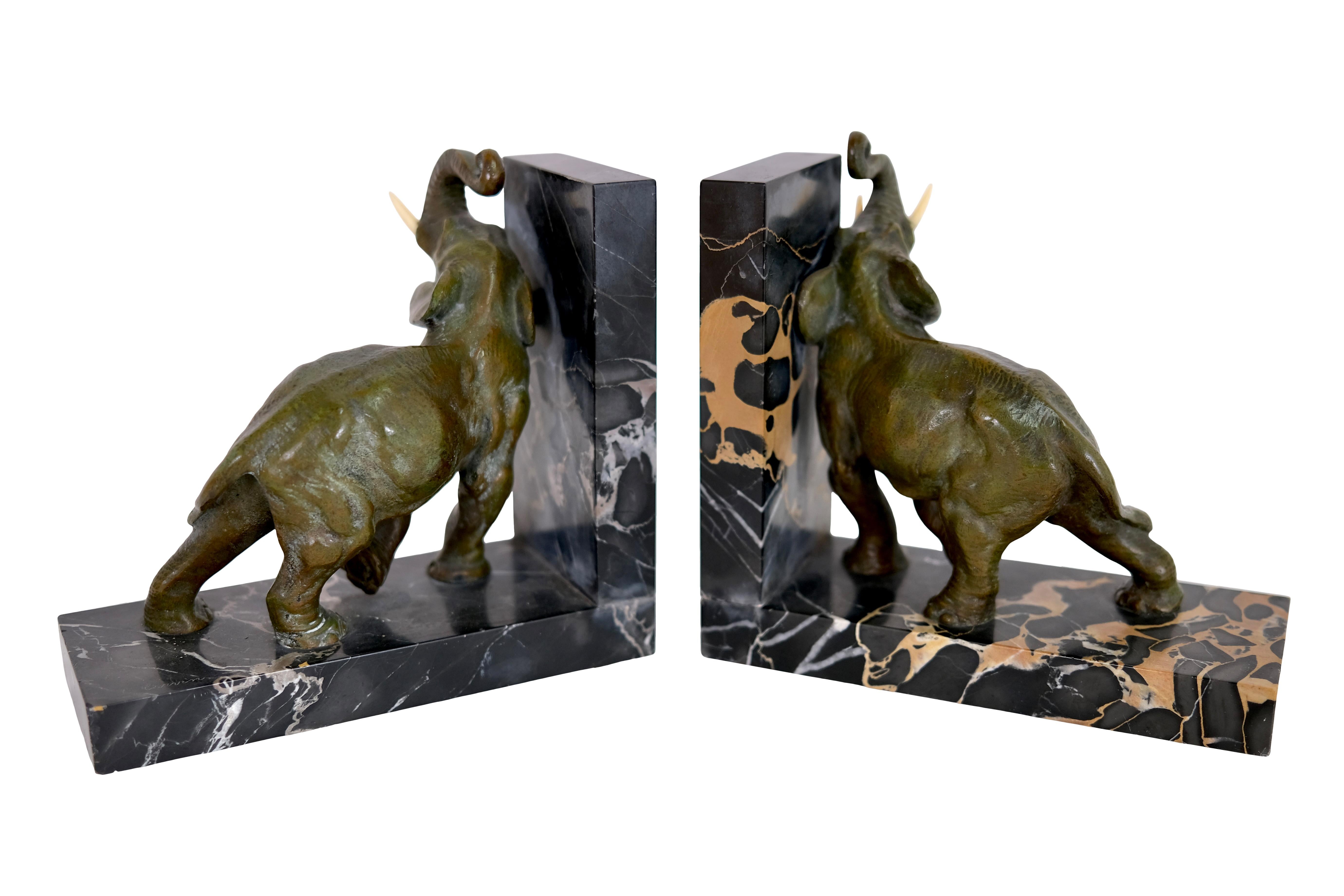 French Art Deco Bookends with Elephants in Bronze by Louis-Albert Carvin, France 1930s For Sale