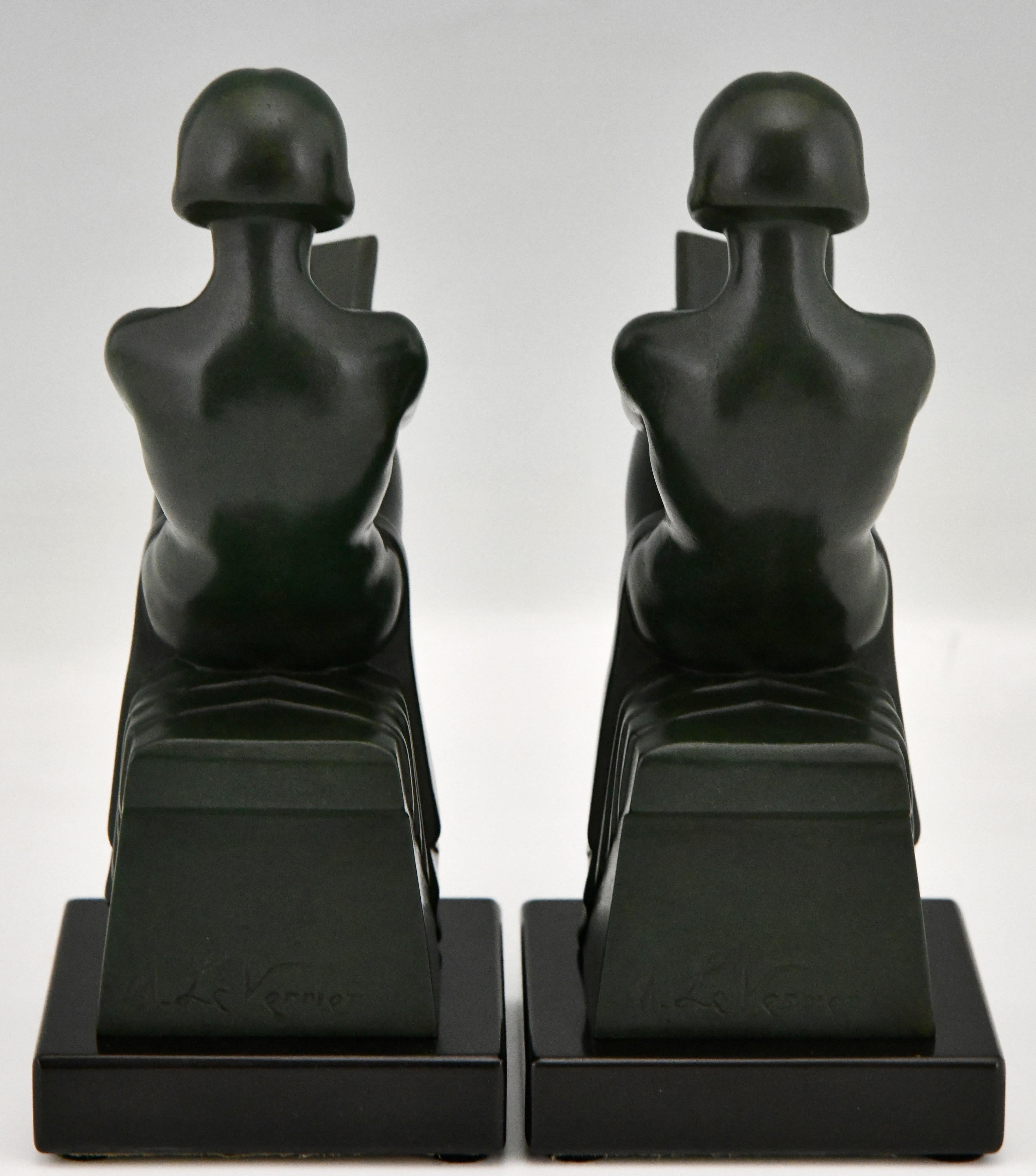 Art Deco Bookends with Reading Nudes by Max Le Verrier France 1930 Original In Good Condition In Antwerp, BE