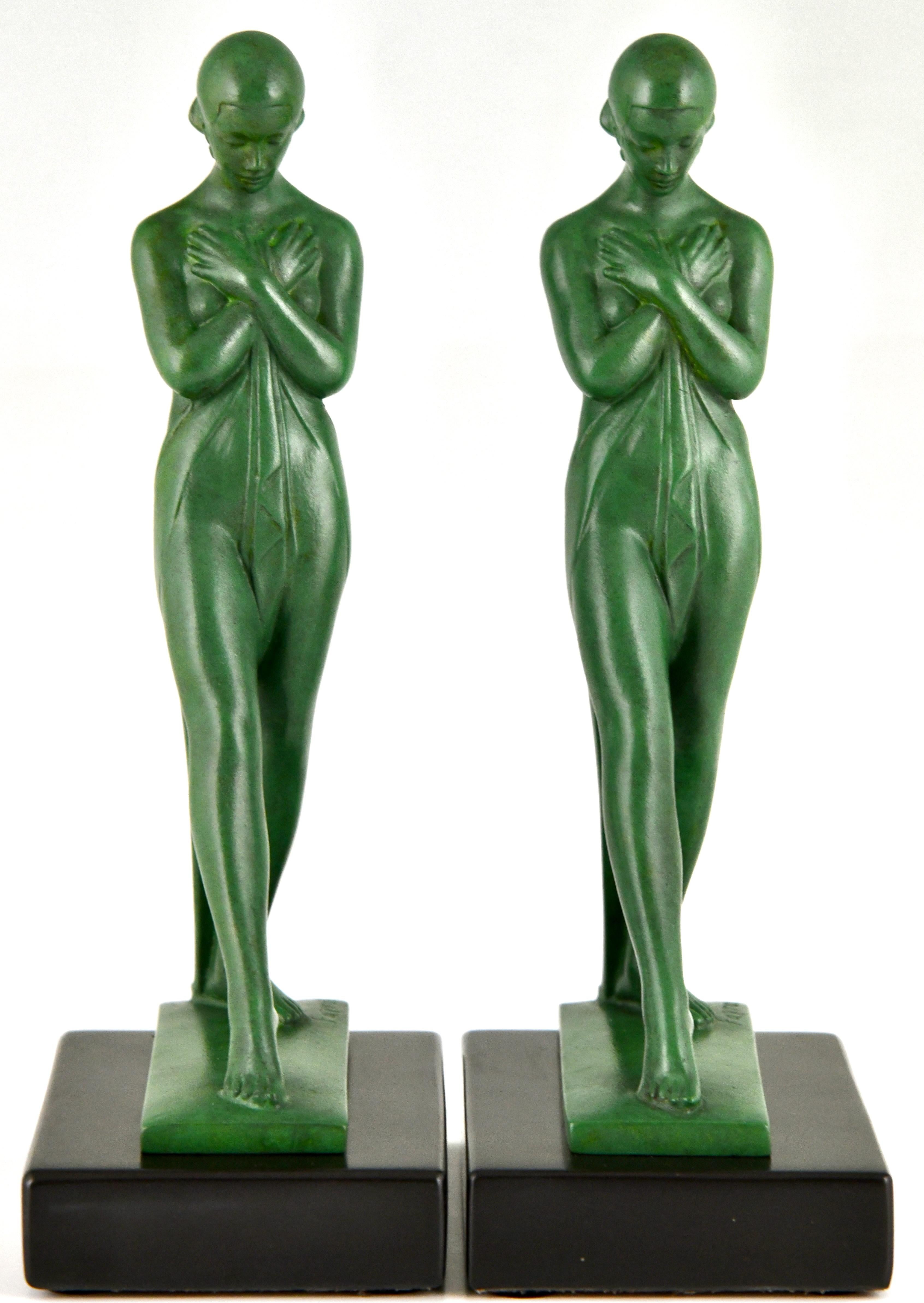 Art Deco bookends with standing nudes Meditation by Fayral Pierre le Faguays In Good Condition For Sale In Antwerp, BE
