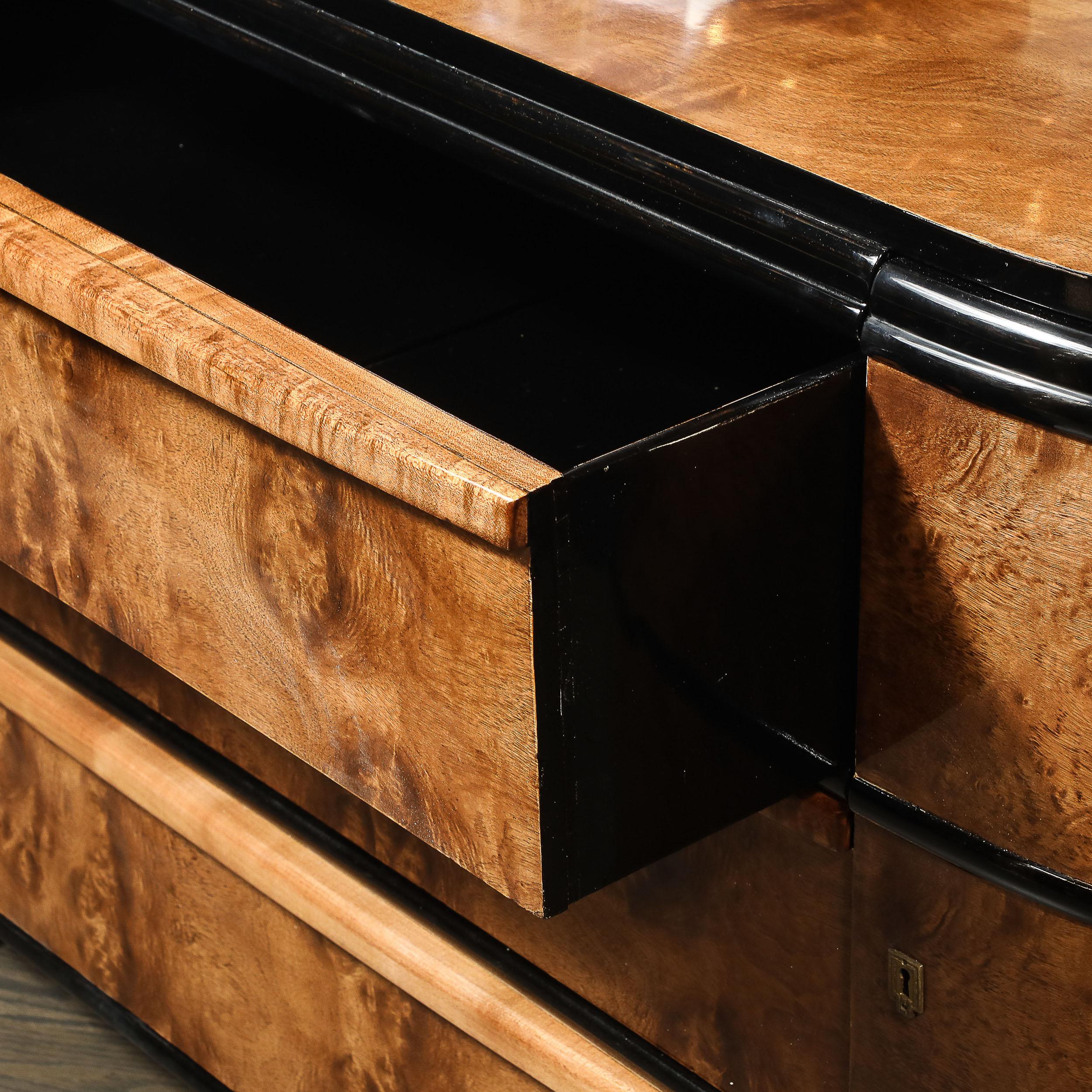 Aparador Art Decó de madera de olmo y laca negra de Donald Deskey en venta 1
