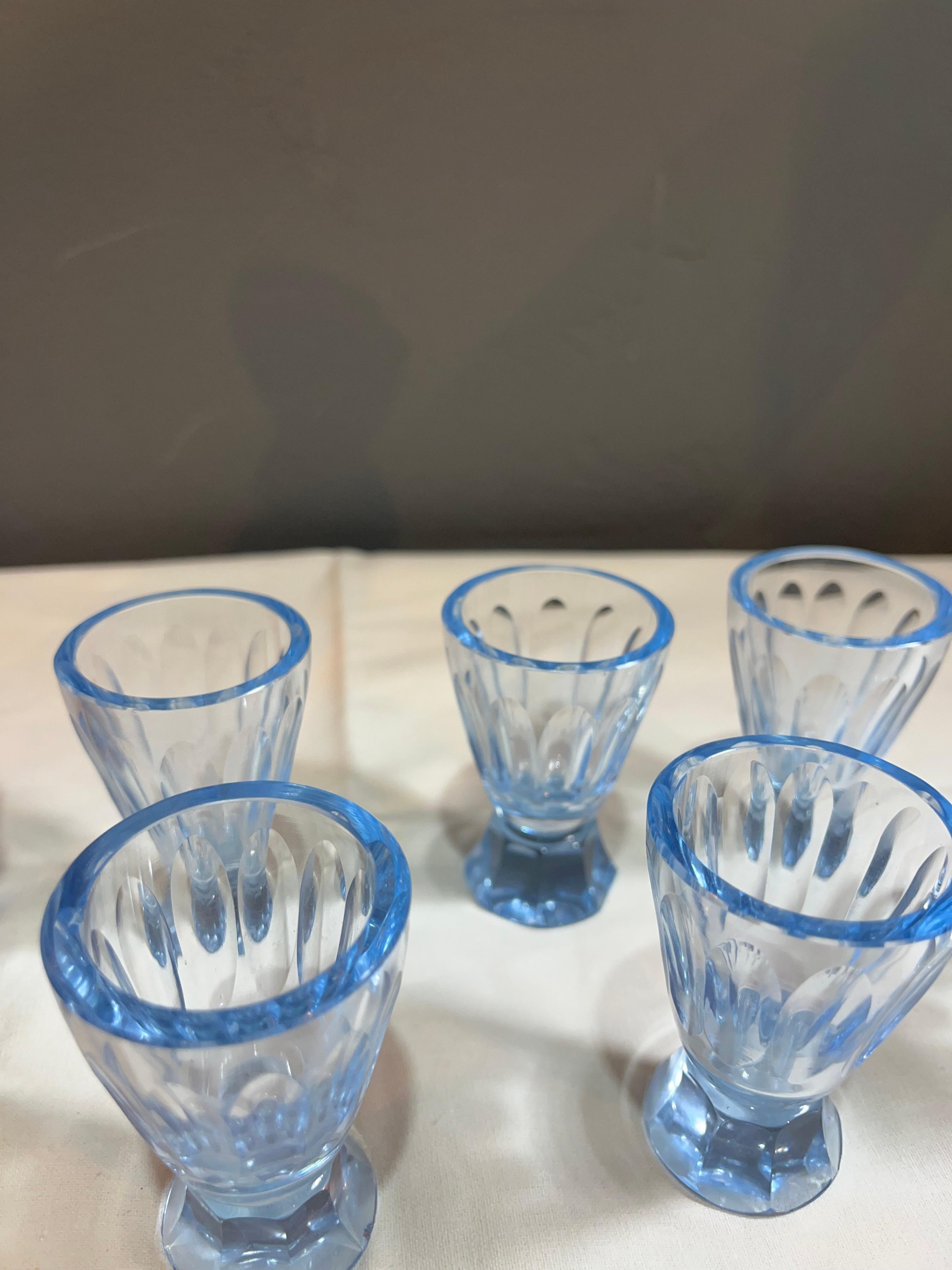 Art Deco Bottle and Glass Set from the 50s For Sale 3