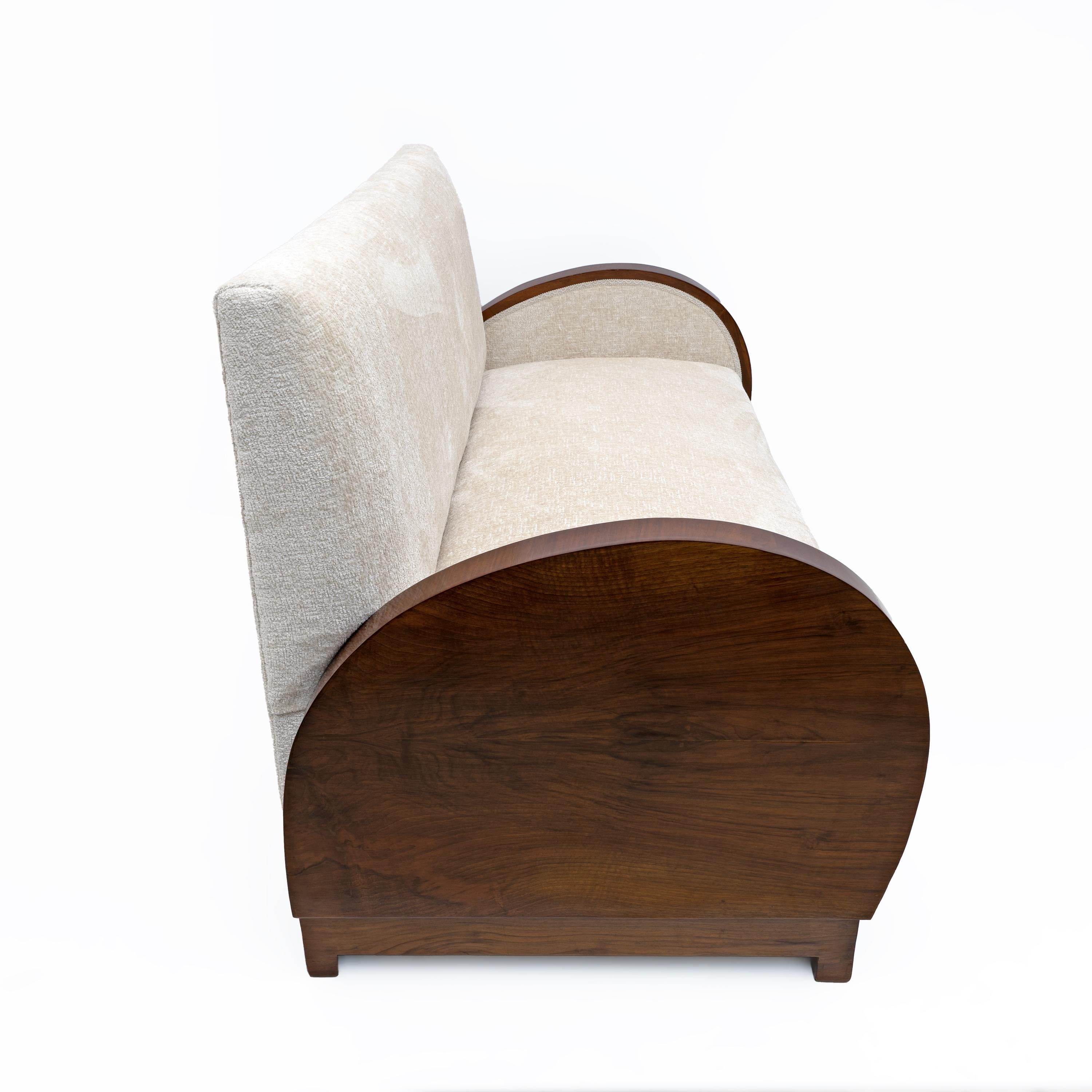 Loveseat Art Déco de Bouclè y nogal, Italia, años 30 en Bueno estado para la venta en Puglia, Puglia