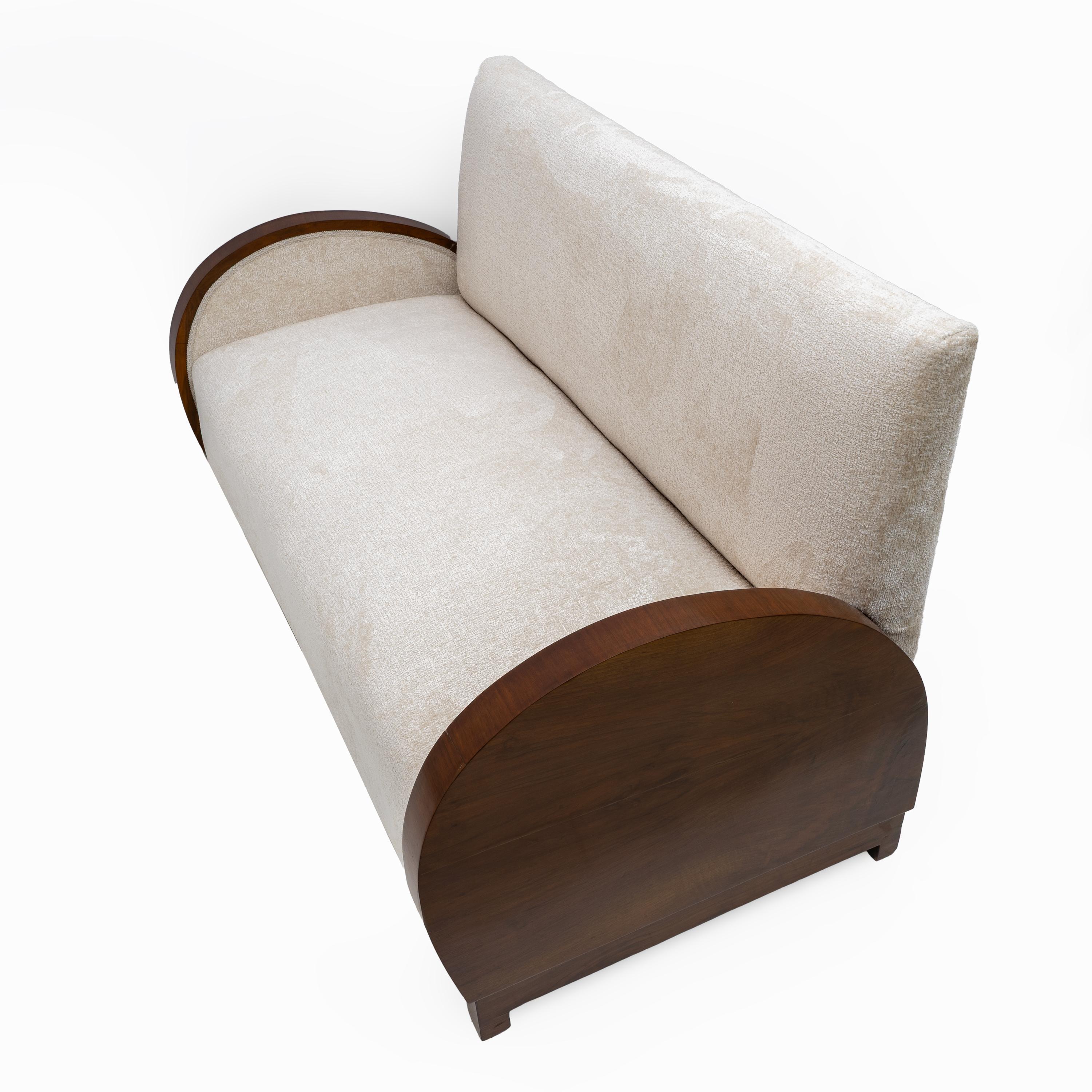 Loveseat Art Déco de Bouclè y nogal, Italia, años 30 en venta 1