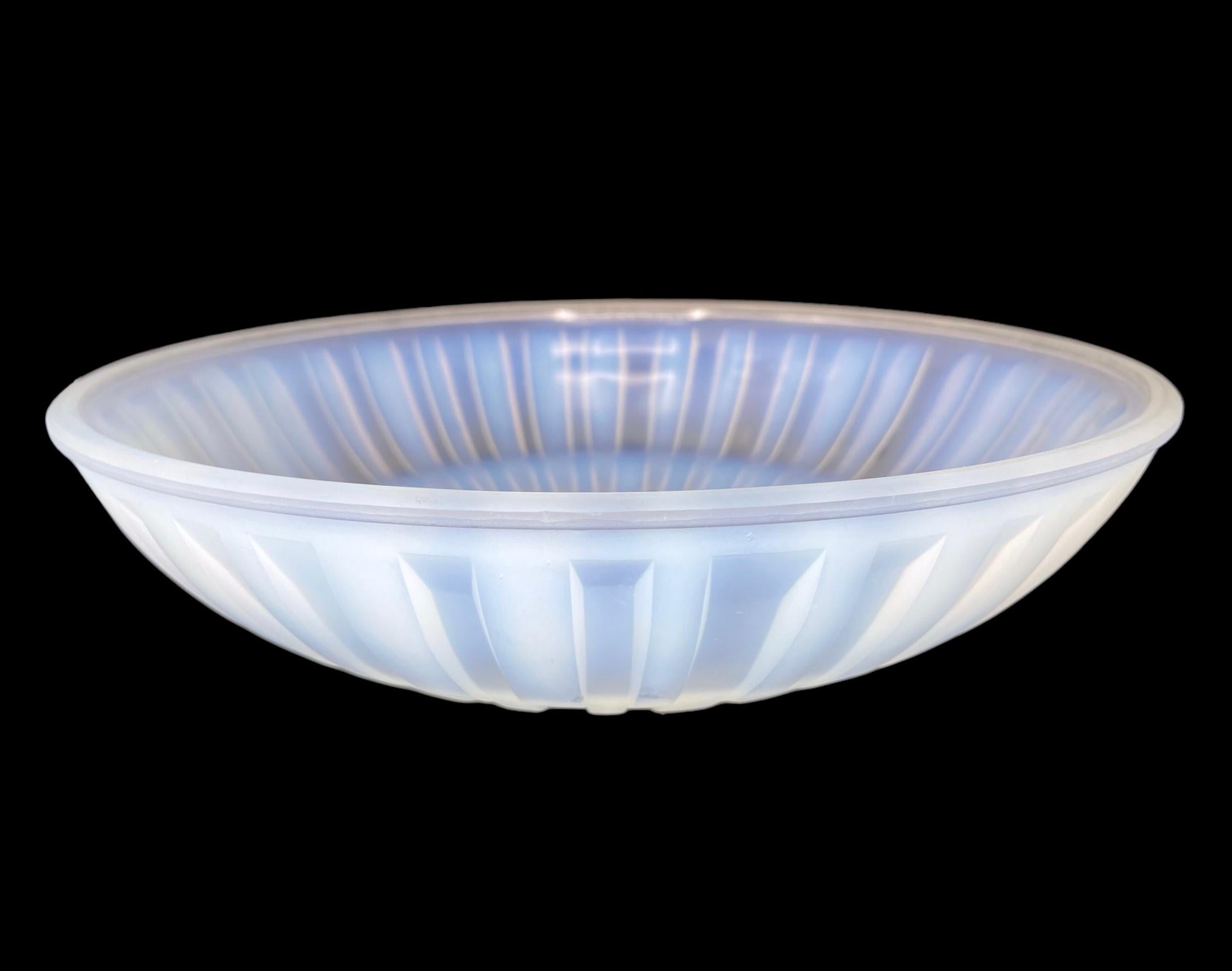 Art Deco Bowl by Andre Hunebelle In Good Condition For Sale In Lee-On-The-Solent, GB