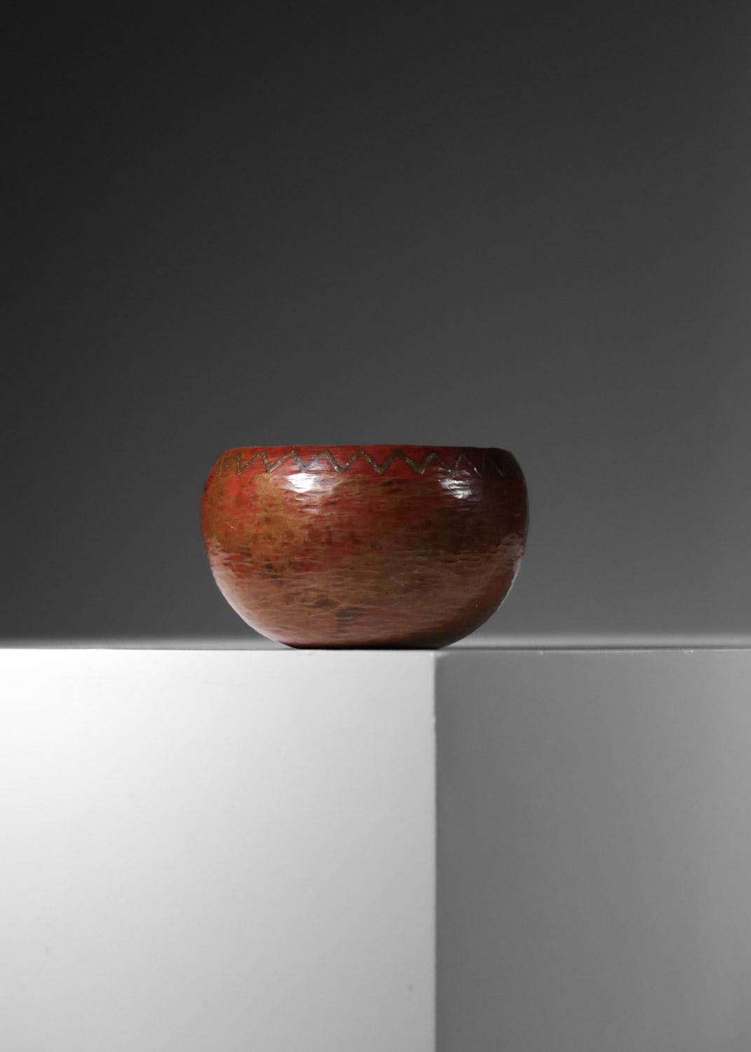 Schale im Art déco-Stil von Claudius Linossier aus gehämmertem Kupfer (Französisch) im Angebot