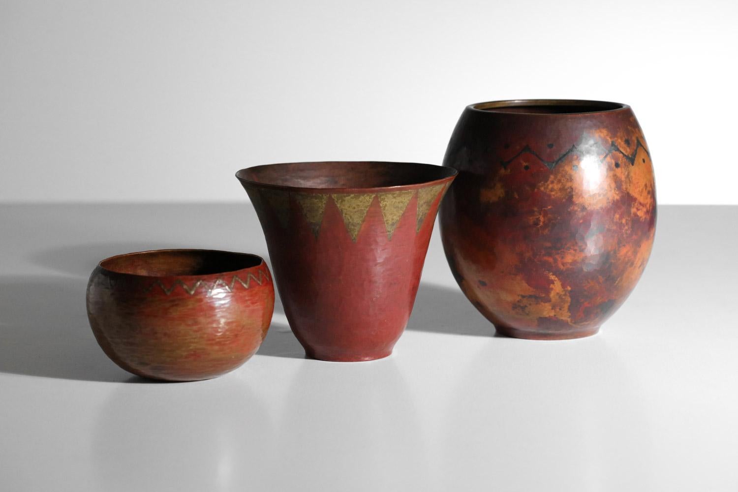 Schale im Art déco-Stil von Claudius Linossier aus gehämmertem Kupfer (Mitte des 20. Jahrhunderts) im Angebot