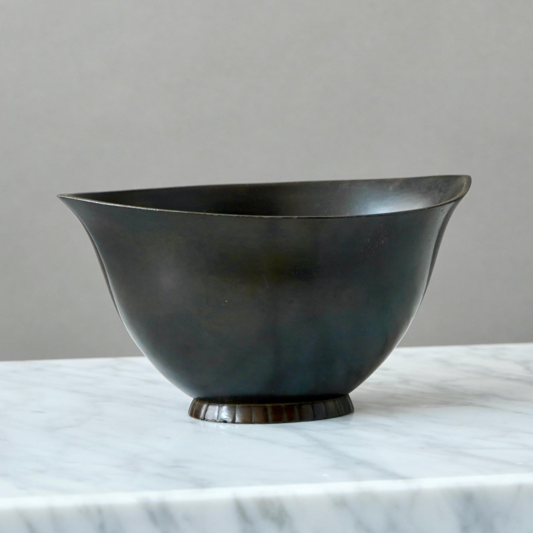 Early 20th Century Art Deco Bowl by Just Andersen, Denmark, 1920s For Sale