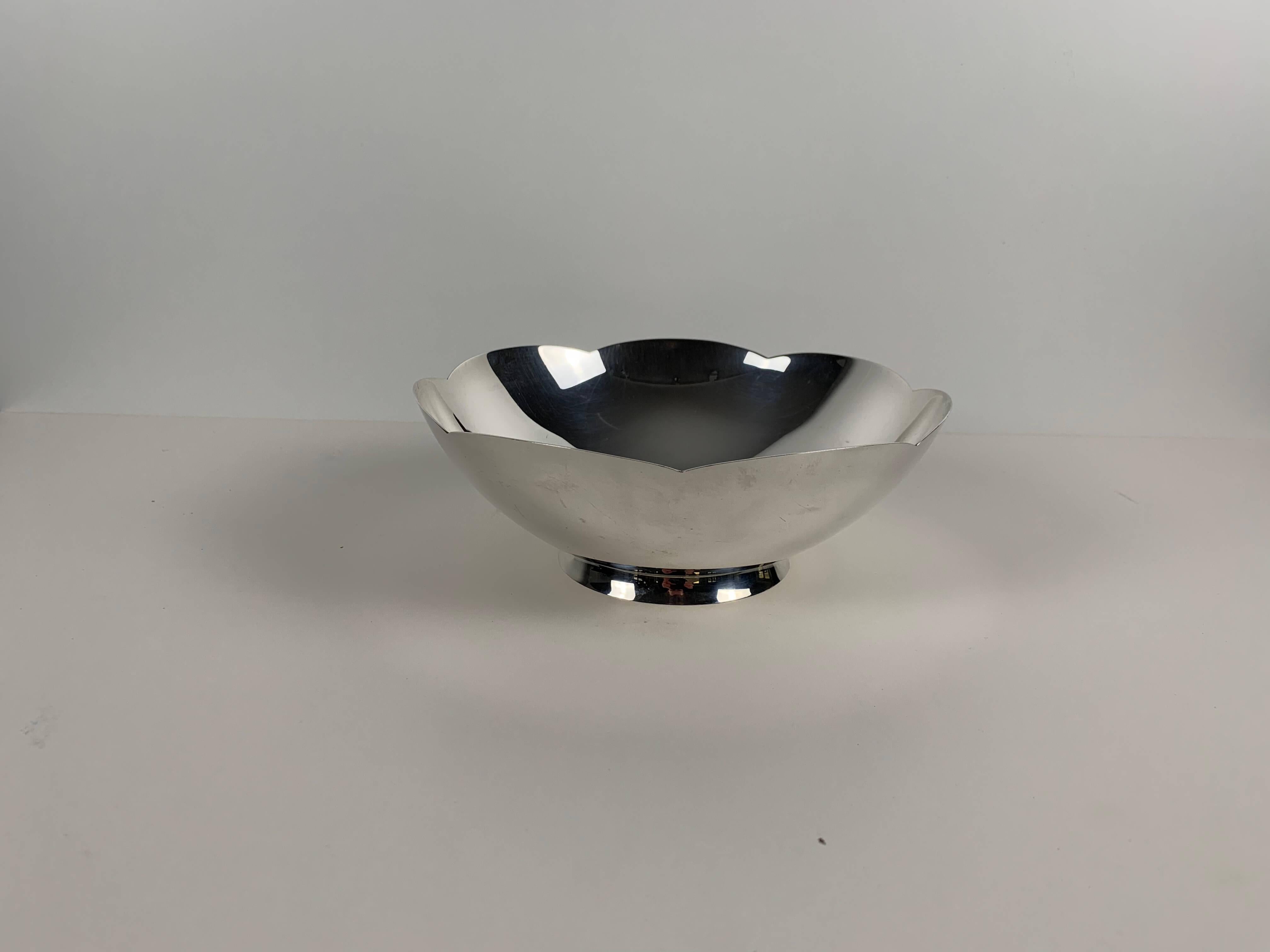 American Art Deco Bowl by Tiffany & Co., New York, Sterling Silver, 1920-40s
