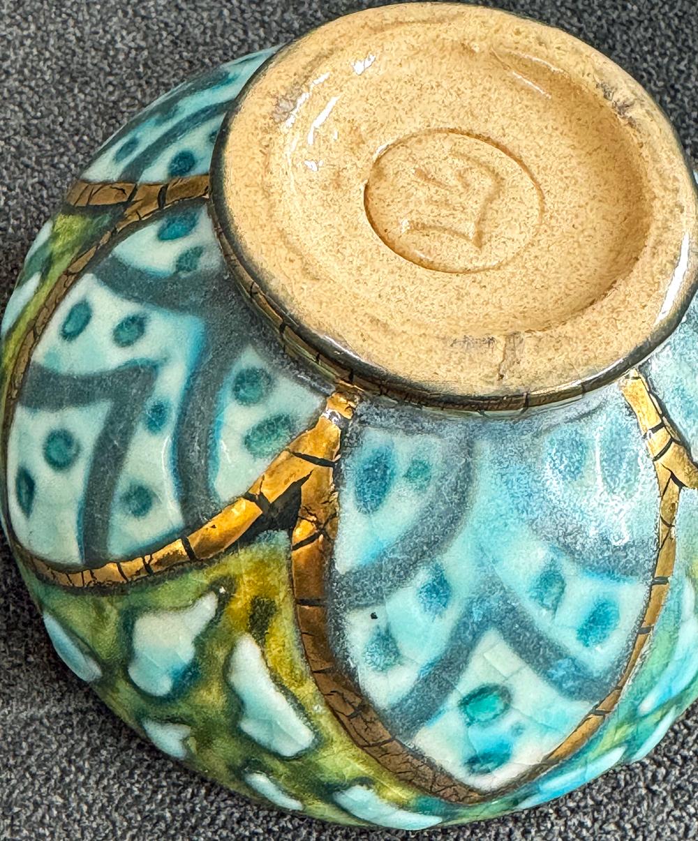 Smaltato Ciotola Art Deco con influenza persiana di Metthey, blu, verde e oro in vendita