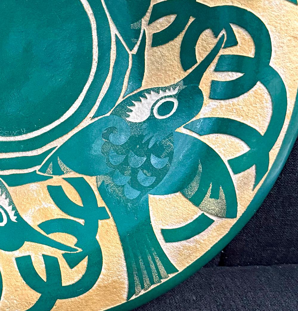Art Déco Ciotola Art Deco con uccelli canori di Mequinion, in verde giada e giallo in vendita