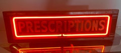 Art Deco Box Neon Schild:: "PRECRIPTIONS'' Rotes Neon Schild für Apotheke