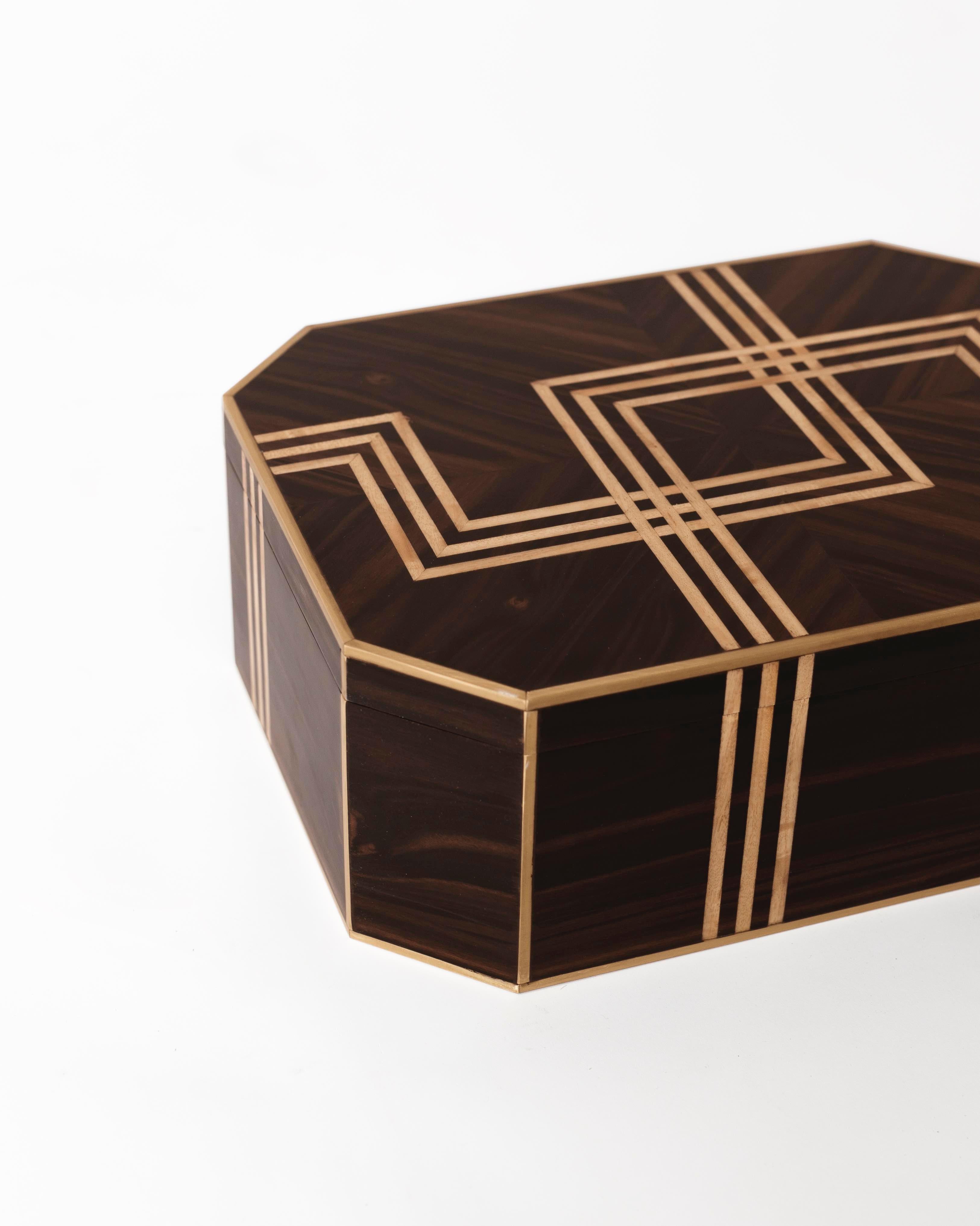 Art-Deco-Stil-Box mit Ebenholzfurnier, mit Intarsien aus Bronze und Federholz (Mexikanisch) im Angebot
