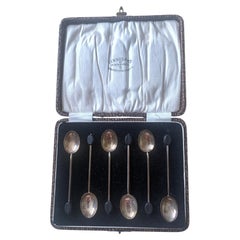 Coffret Art déco de 6 cuillères à café en argent massif de Finnigans Ltd.