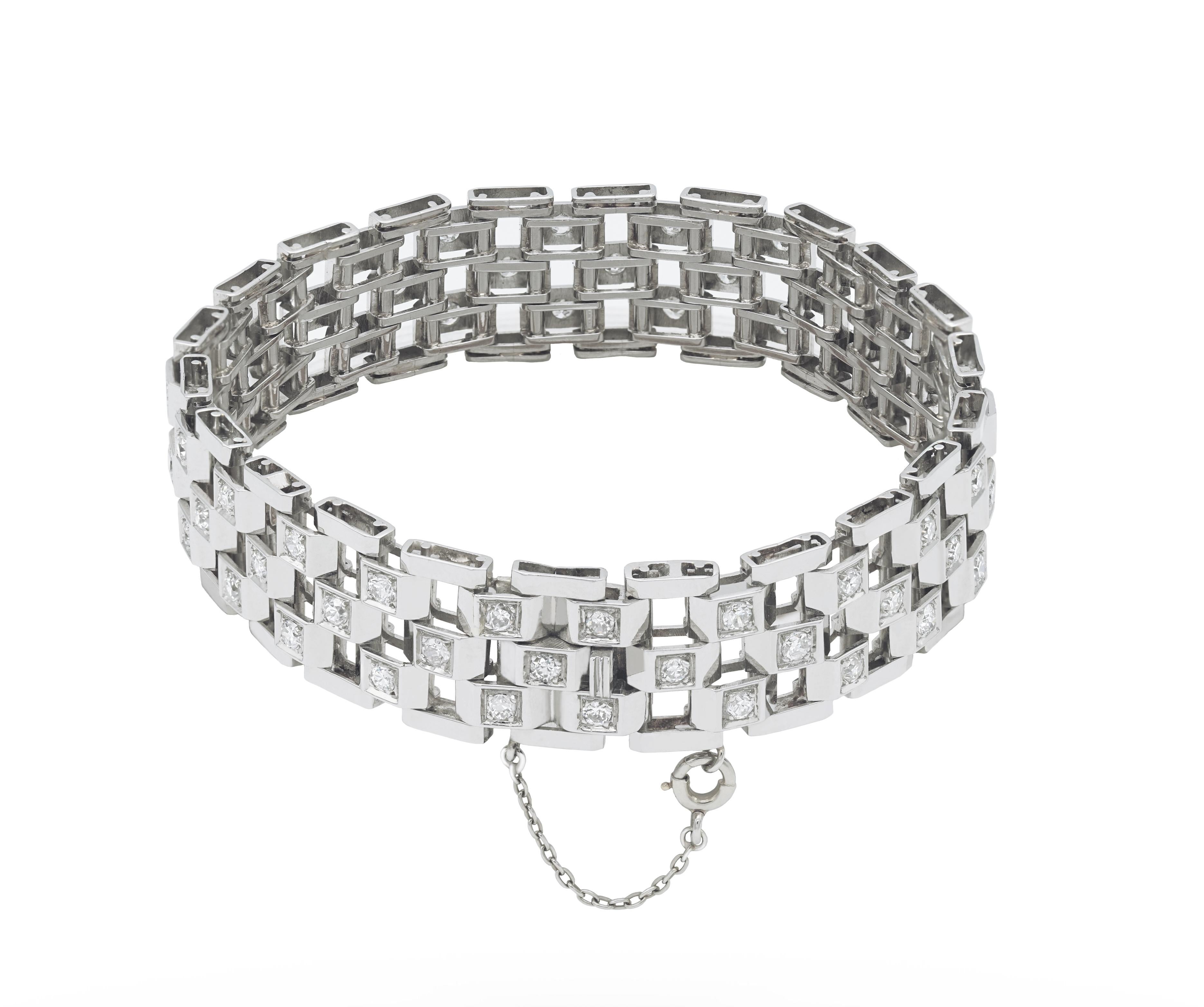 Mauboussin platinum and diamonds bracelet. 
Numbered and French marks. 
40,6 grs