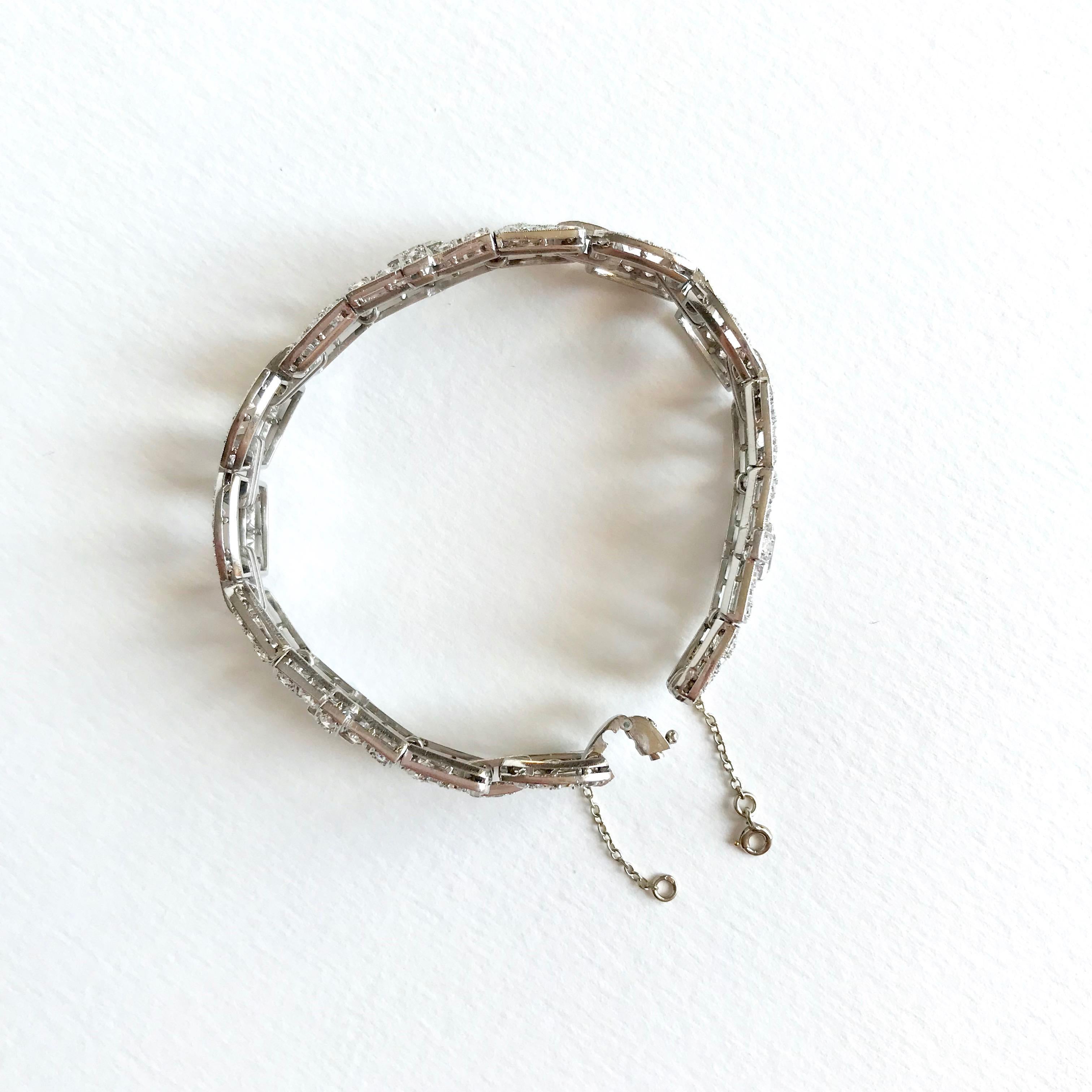 Art-Déco-Armband aus 18 Karat Weißgold und Diamanten 5 bis 6 Karat Vintage 3