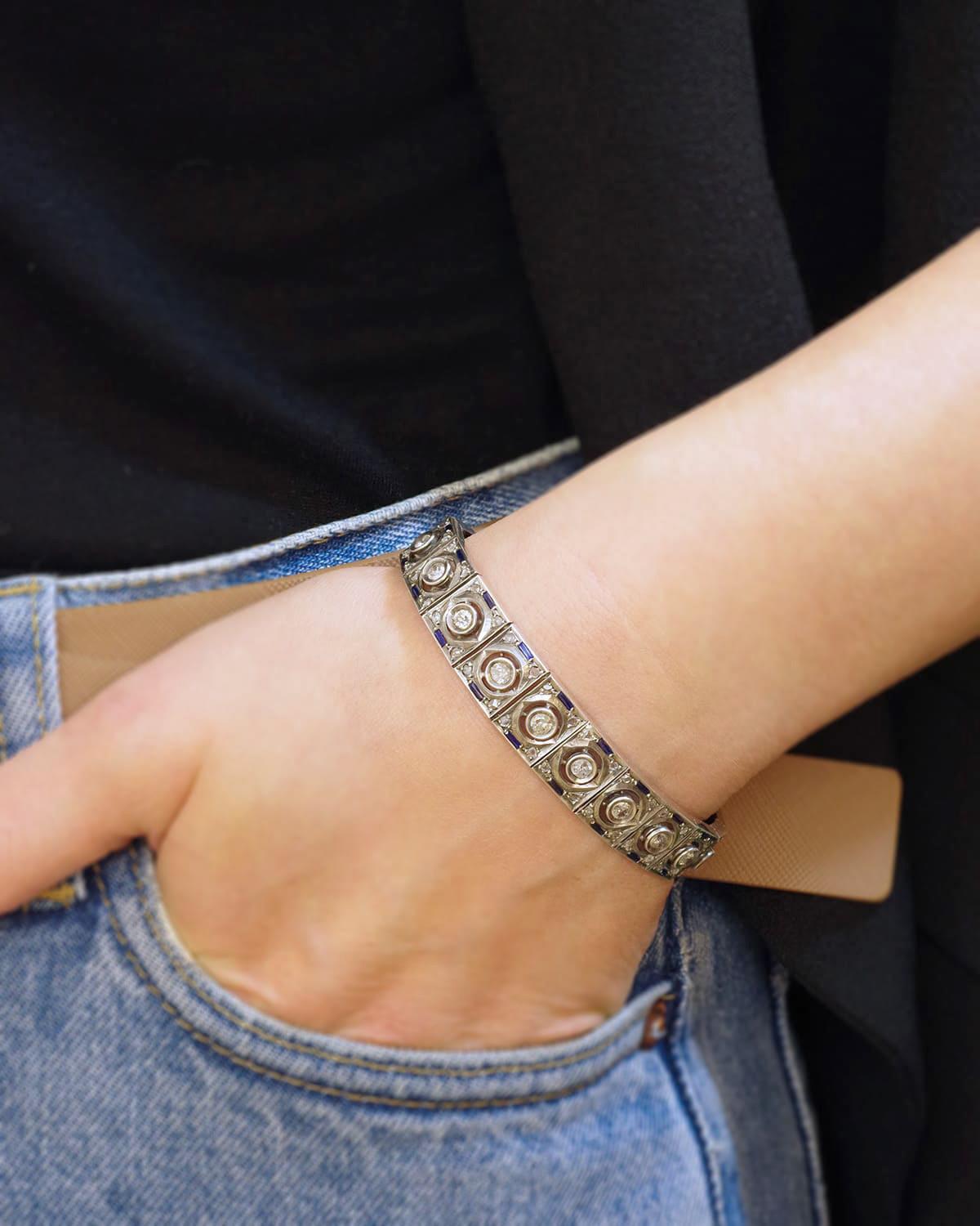 Art Deco bracelet diamonds, sapphires on silver, Edwardian period In Good Condition For Sale In PARIS, FR