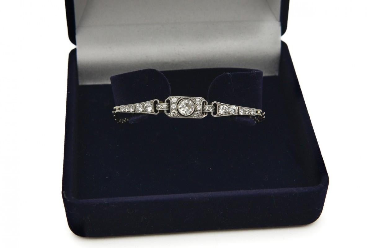 Art-Déco-Armband mit 0,55 Karat zentralem Diamanten, Skandinavien, 1930/40er Jahre. 2