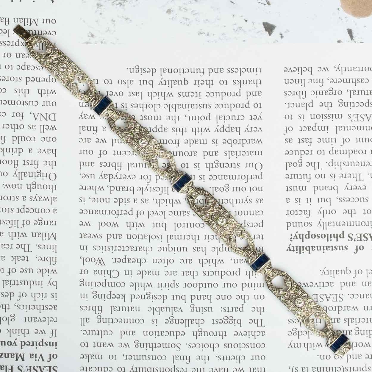 Art déco Art Deco Bracelet with Diamonds in 18ct white gold en vente