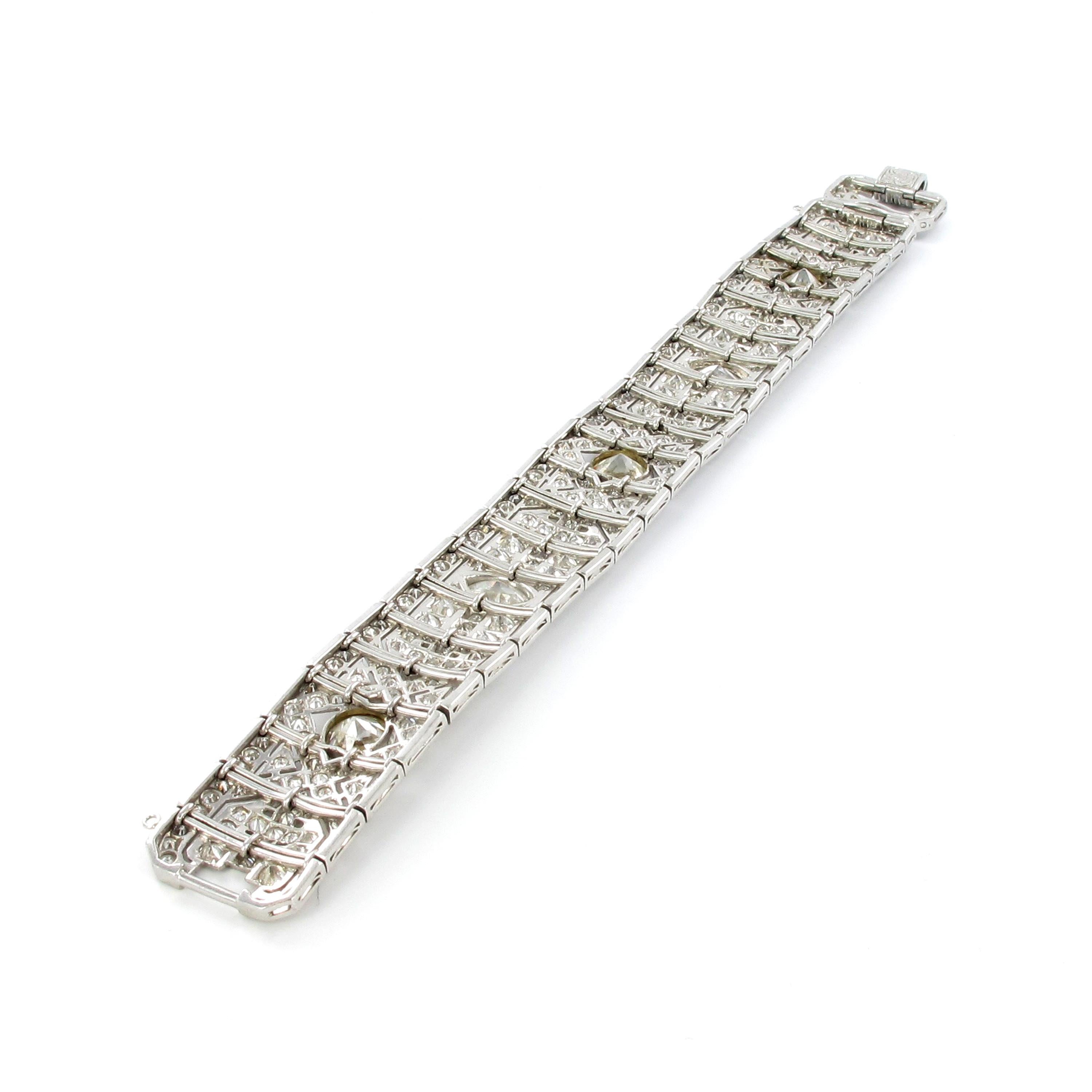 Art Deco Bracelet with Diamonds in Platinum 950 For Sale 2