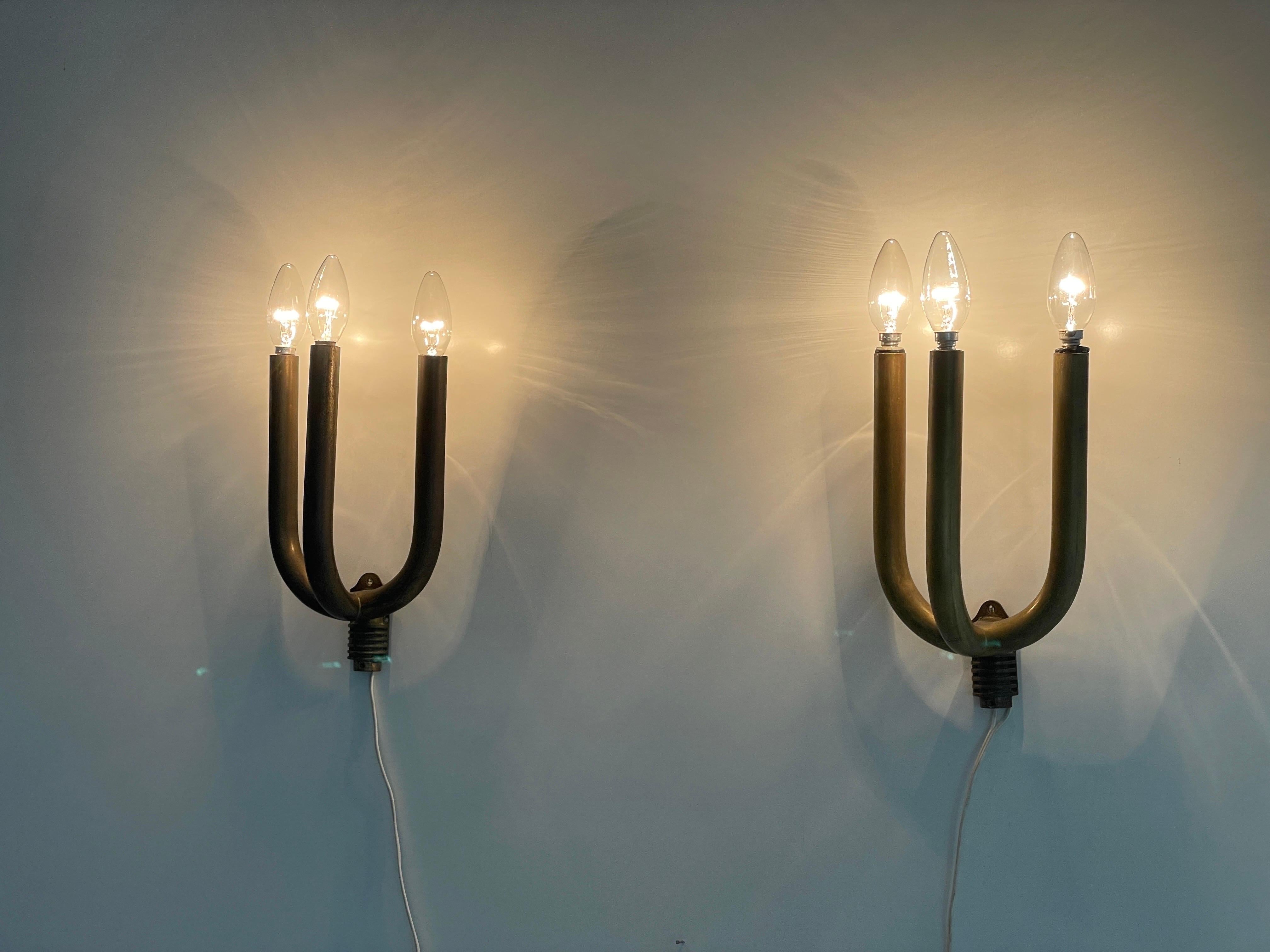 Coppia di lampade a 3 teste in ottone Art Deco, anni '50, Italia in vendita 5
