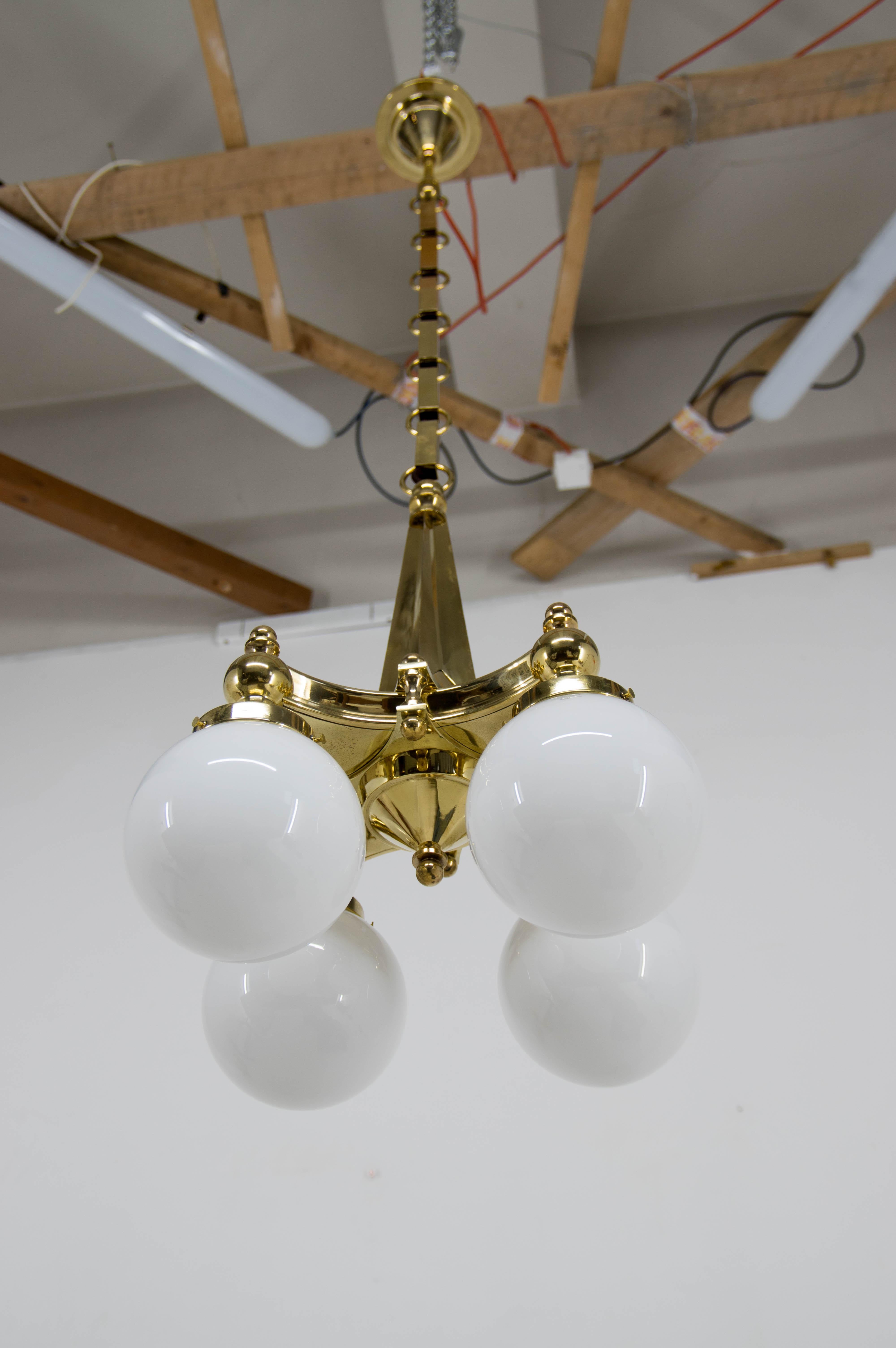 Early 20th Century Art Deco Brass 4-Flamming Chandelier, 1920s, Restored For Sale