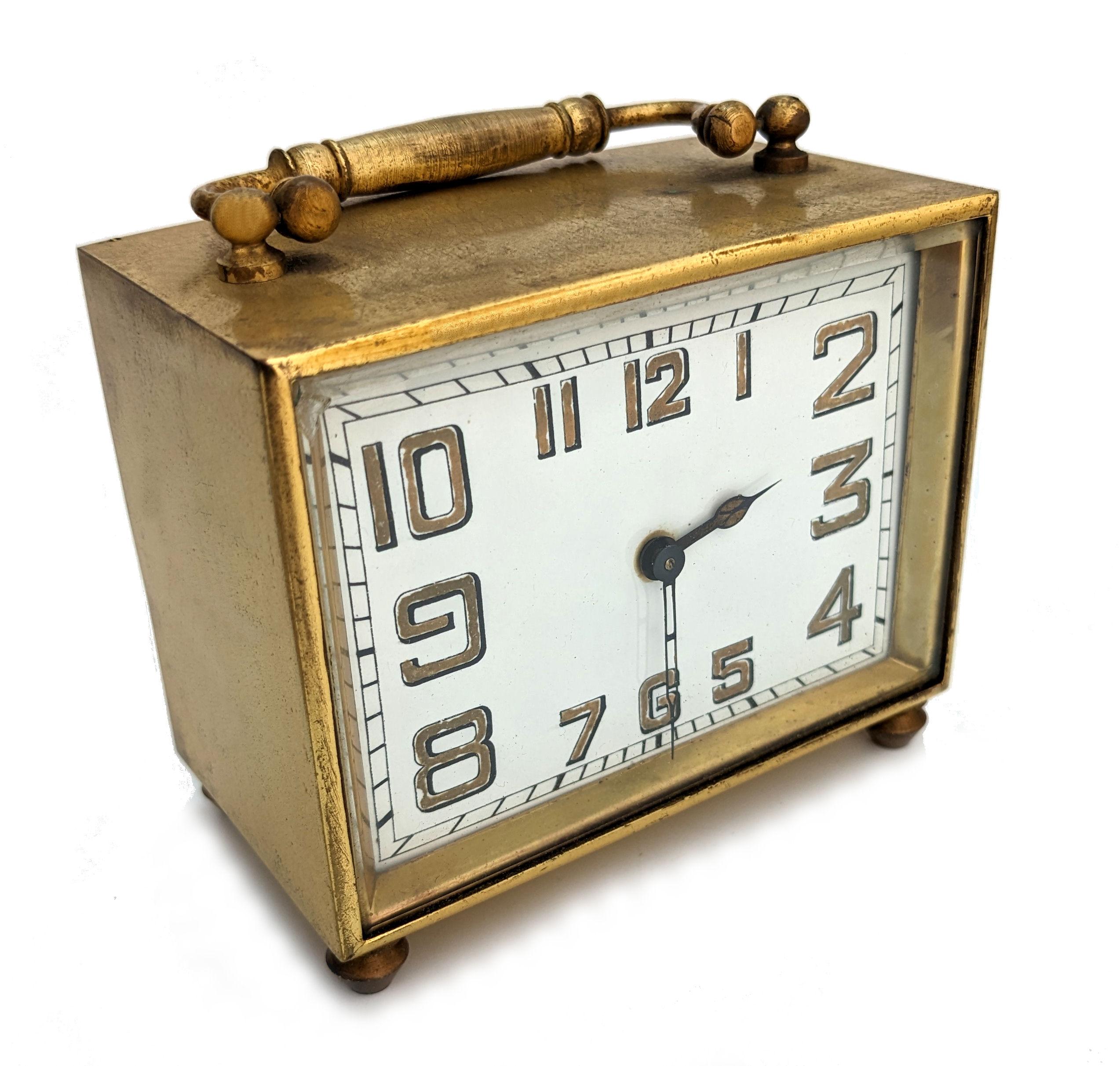 Horloge et étui à chariot de 8 jours en laiton Art Déco, français, vers 1930 en vente 1