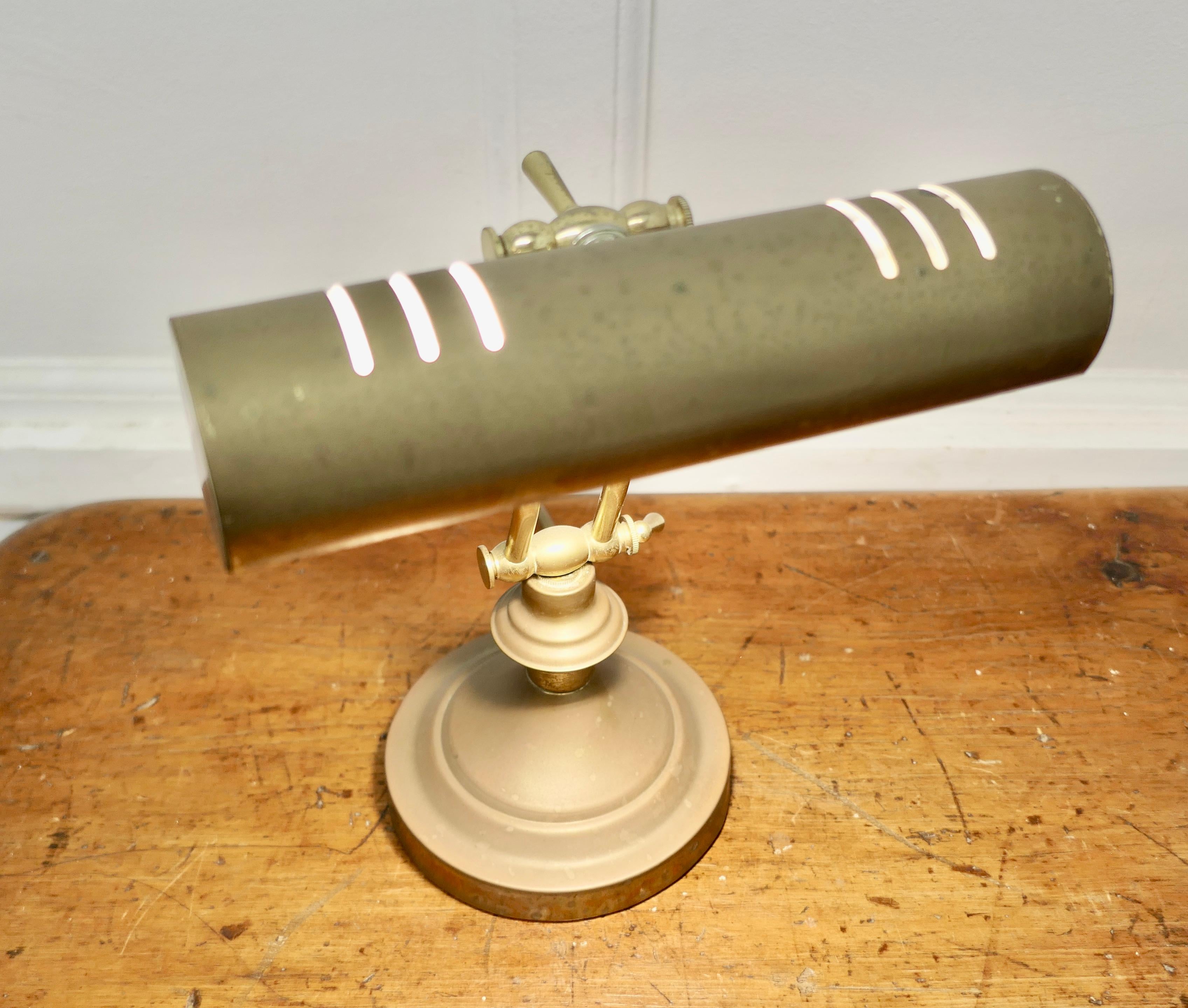 Art Deco Brass Adjustable Bankers Desk Lamp     In Good Condition In Chillerton, Isle of Wight