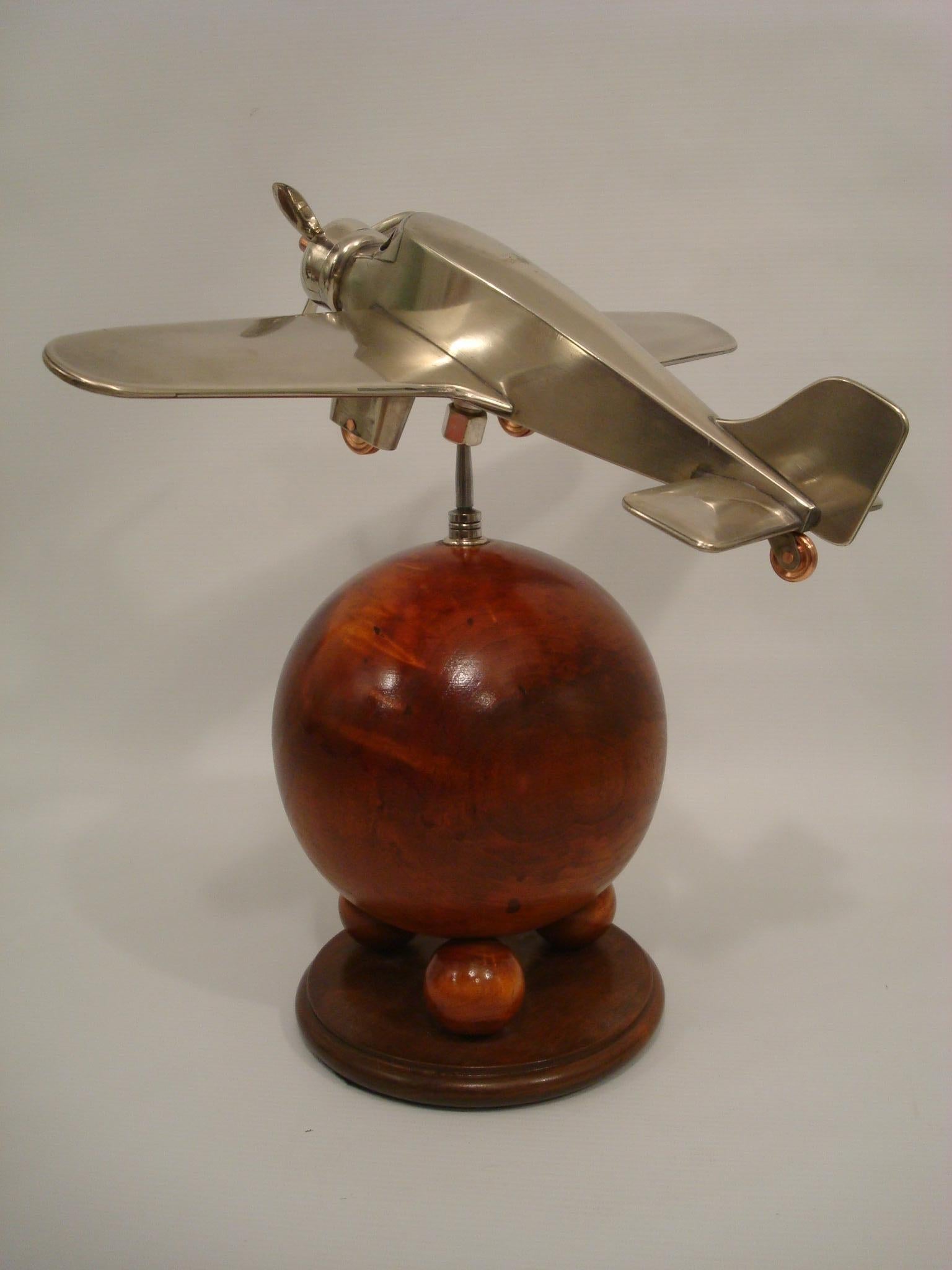 Modèle de bureau d'avion en laiton Art Déco, K.K., années 1930 en vente 3