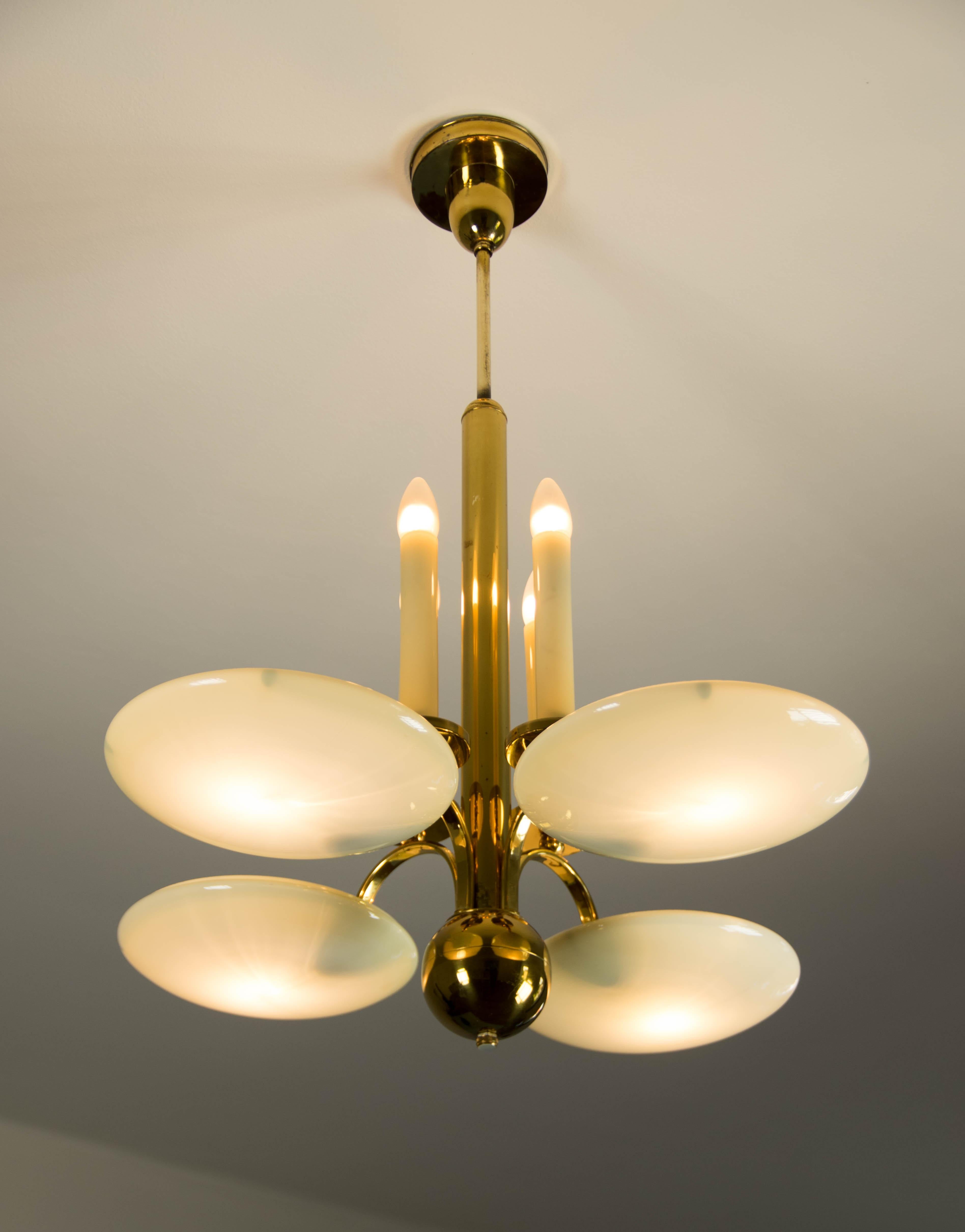 Araña Art Decó de latón y cristal, años 30 Metal en venta