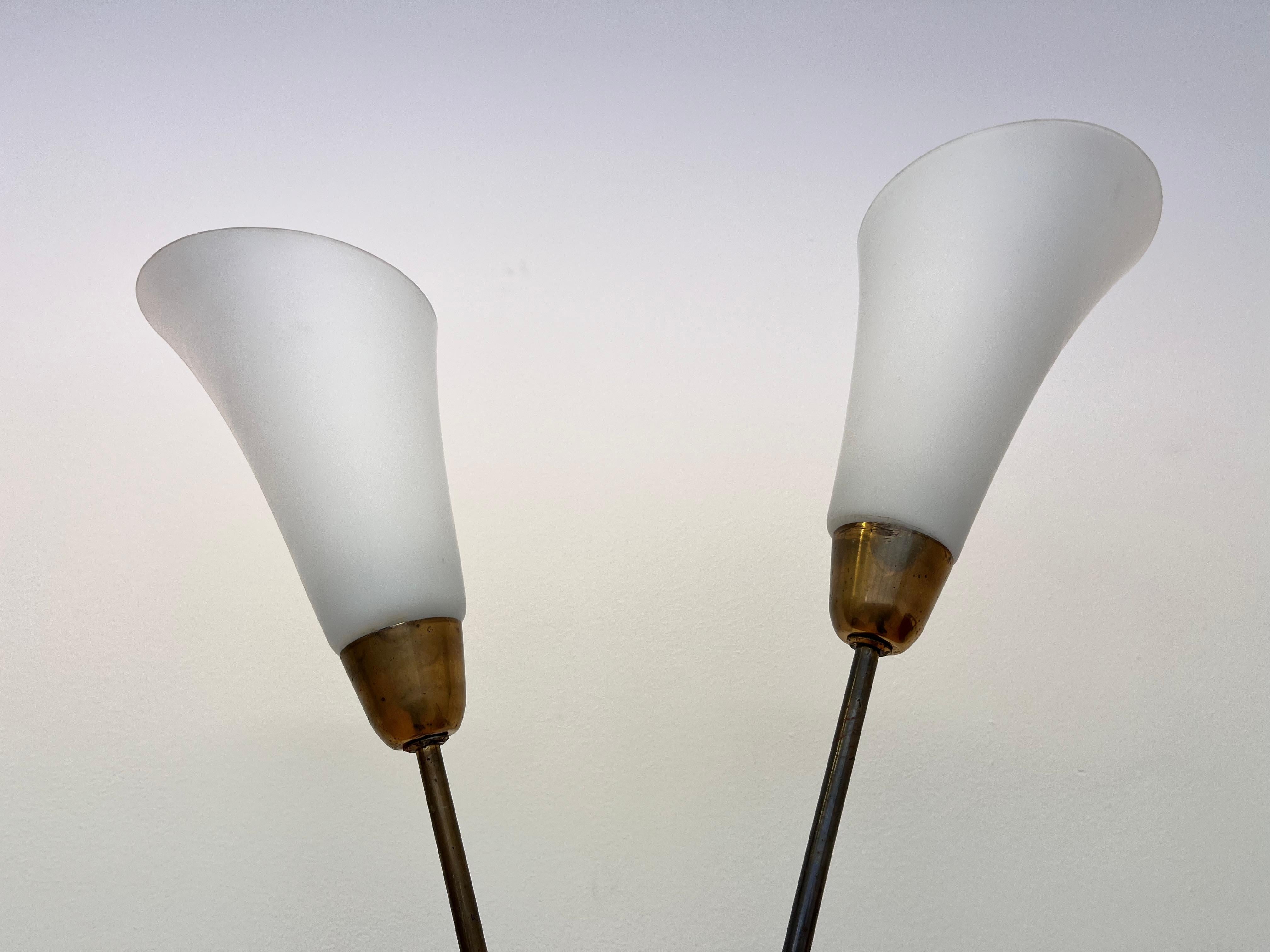 Art-déco-Stehlampe aus Messing und Glas im Art déco-Stil - ca. 1940er Jahre (Mitte des 20. Jahrhunderts) im Angebot