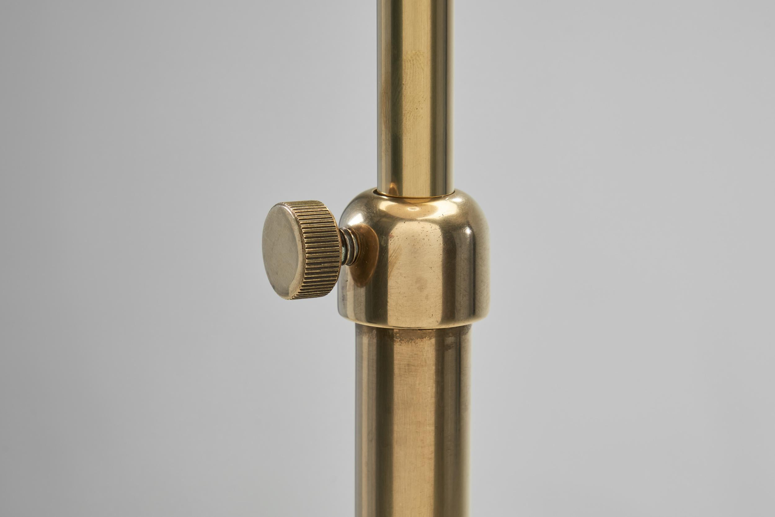 Lampada da terra Art Déco in ottone e legno duro, Europa, anni '30 in vendita 10